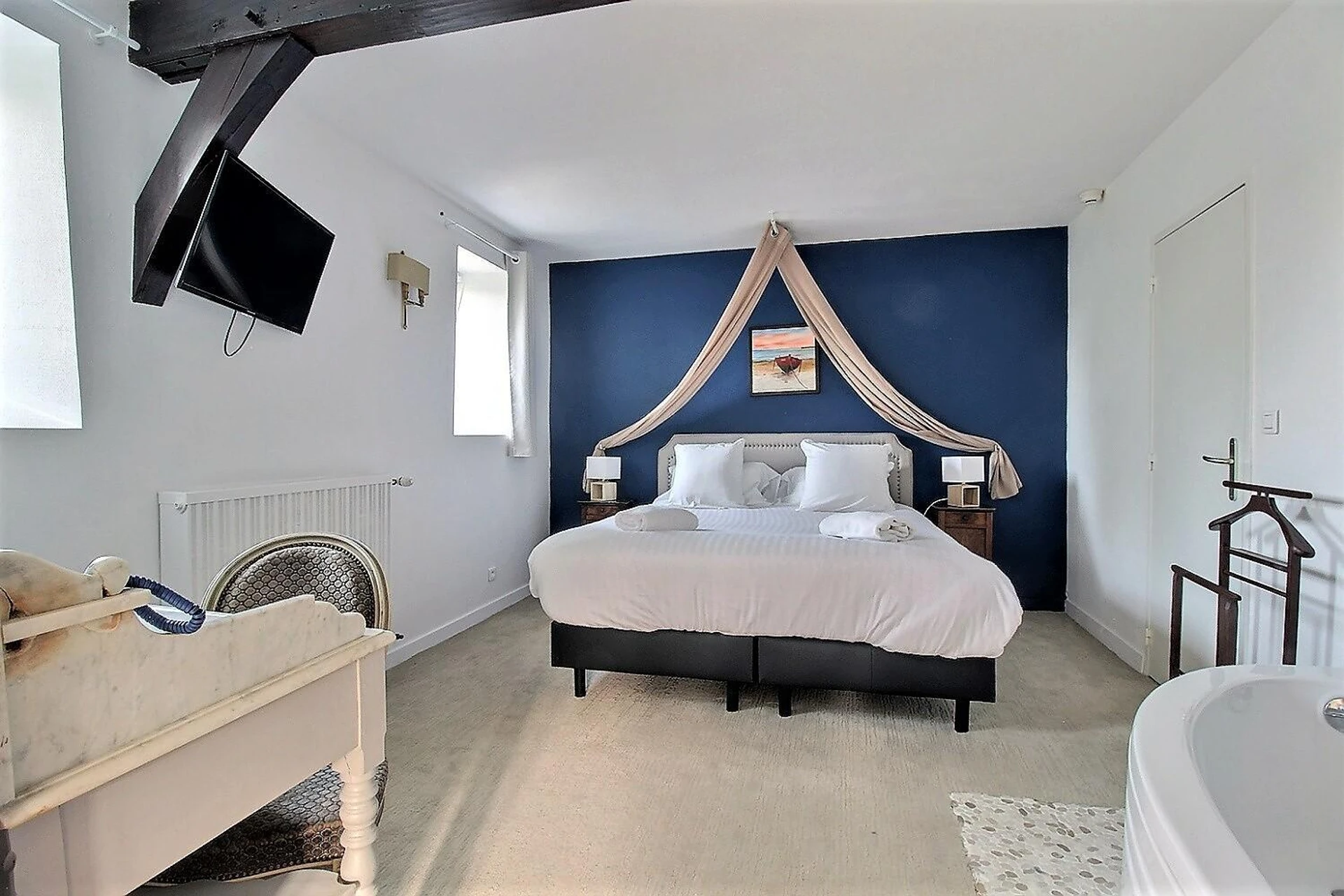 Magnifique chambre pour un séminaire d'entreprise à Le Domaine de la Briandais, expérience de sobriété électromagnétique - Missillac
