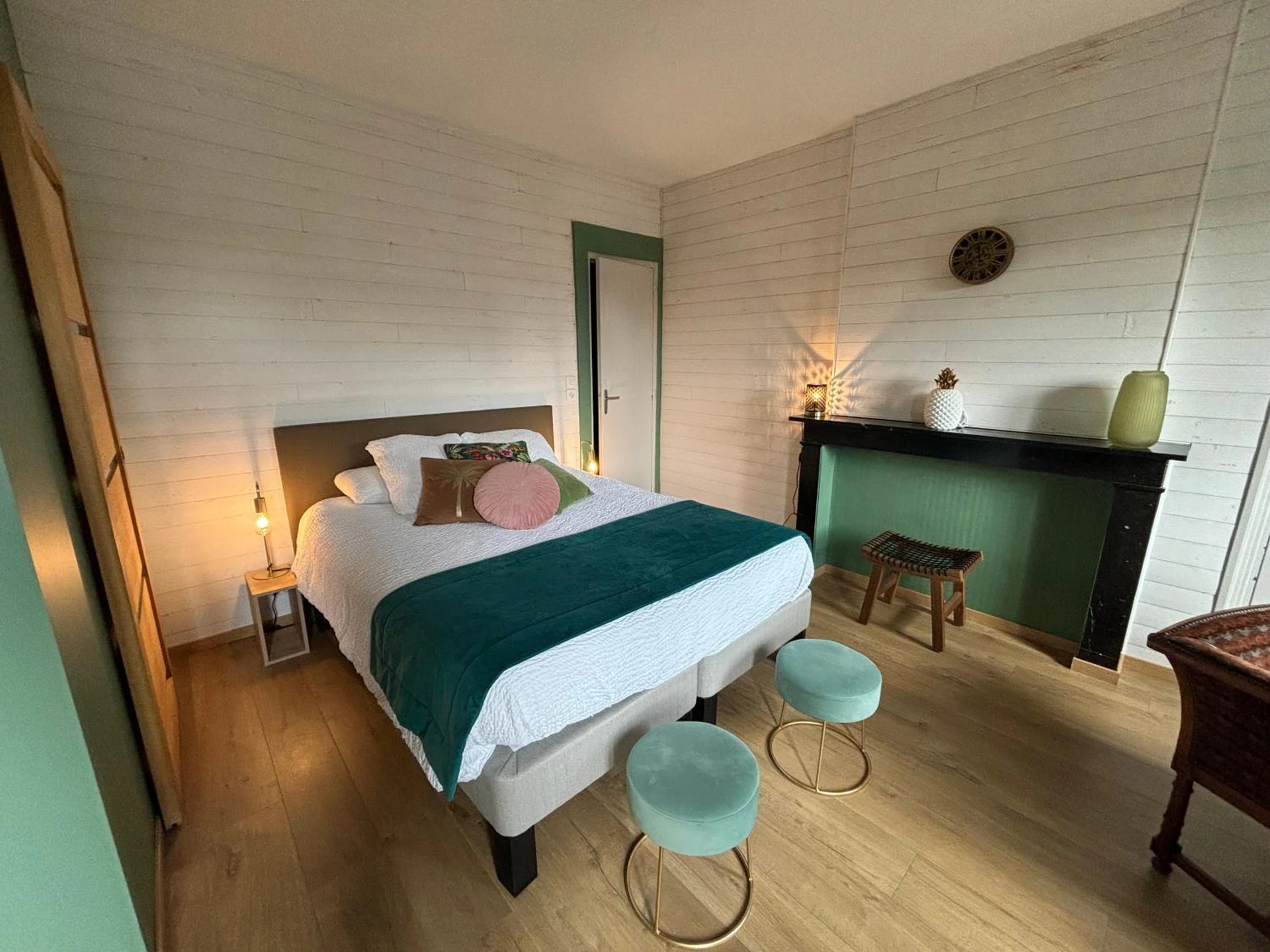 Chambre disponible pour un séminaire d'entreprise à LOGIS HÔTEL-RESTAURANT - Le Moulin d'Artres - Artres