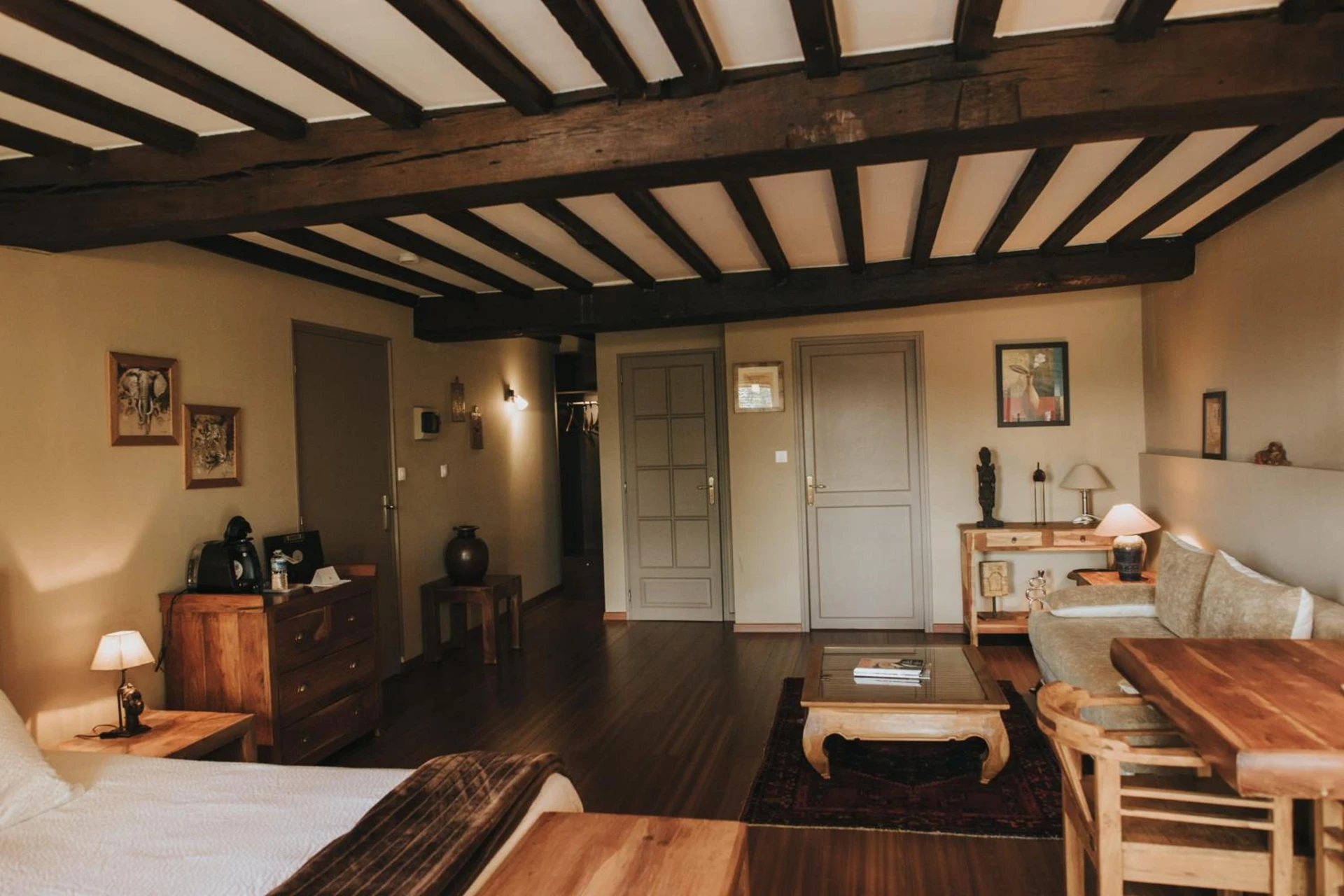 Magnifique chambre pour un séminaire d'entreprise à LOGIS HÔTEL-RESTAURANT - Le Moulin d'Artres - Artres