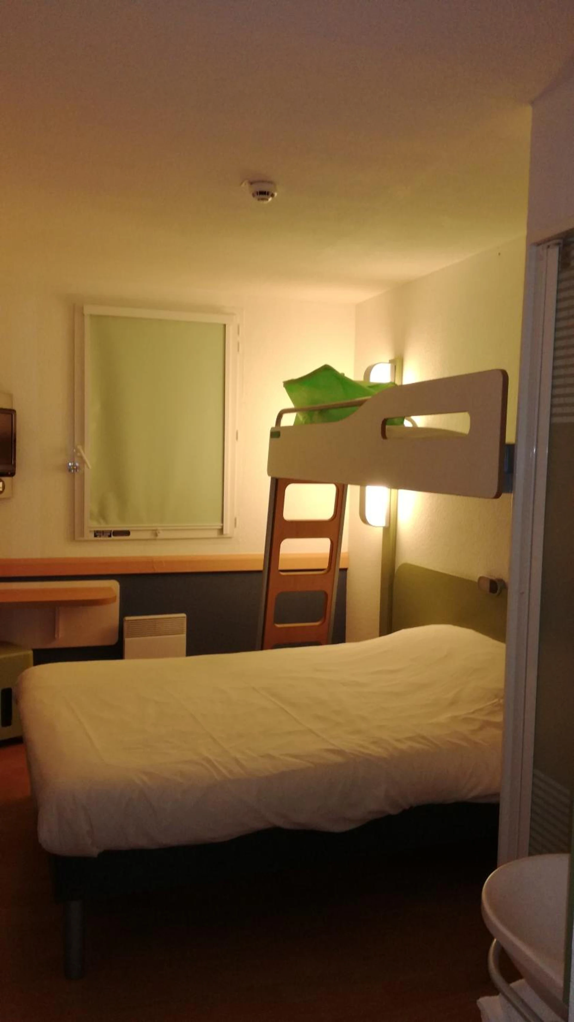 Chambre disponible pour un séminaire d'entreprise à Logis Hôtel de Port d'Alon - St Cyr sur Mer - Saint-Cyr-sur-Mer