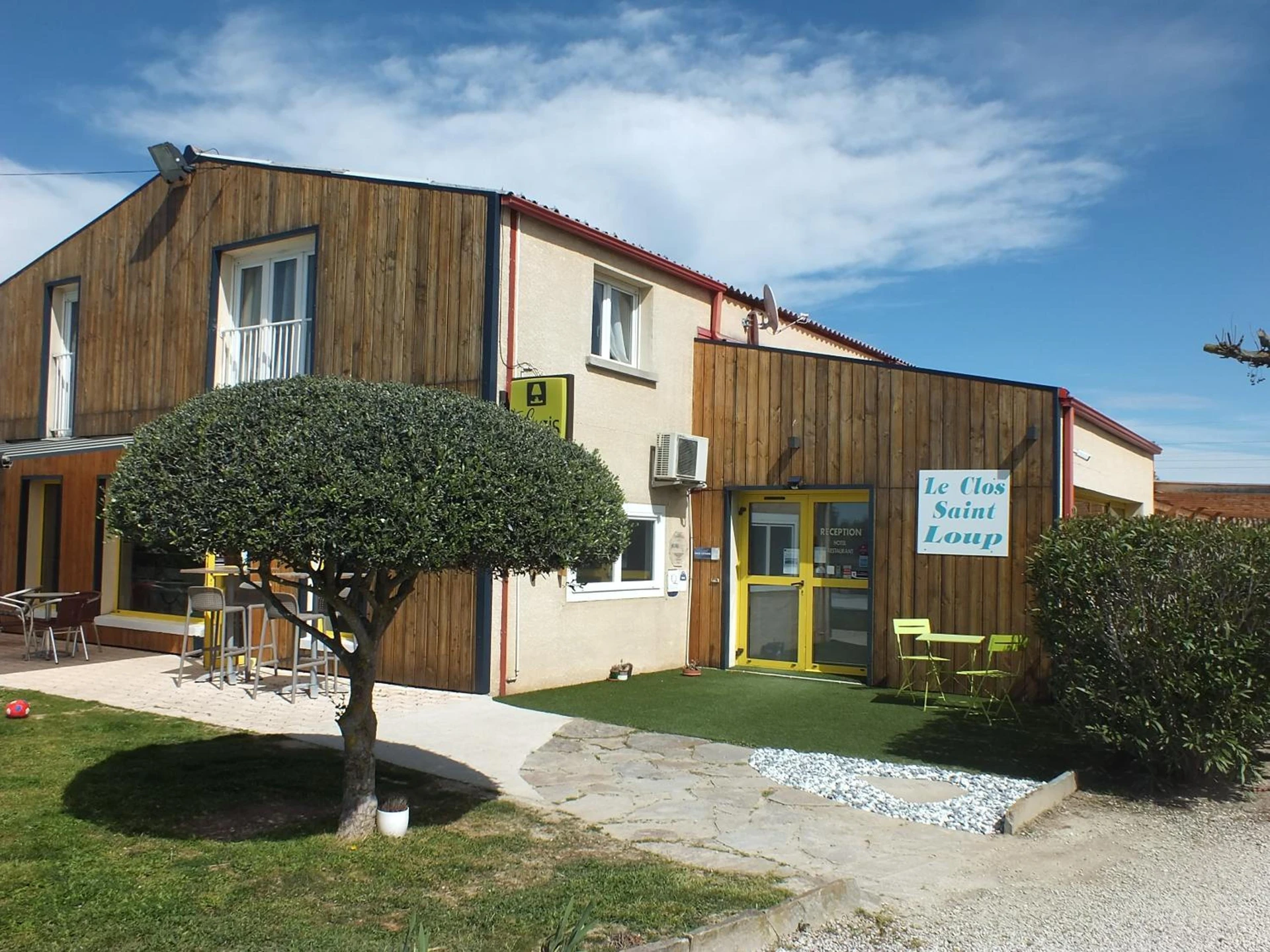 Organiser un séminaire d'entreprise : Logis hôtel restaurant Le clos saint loup à bram