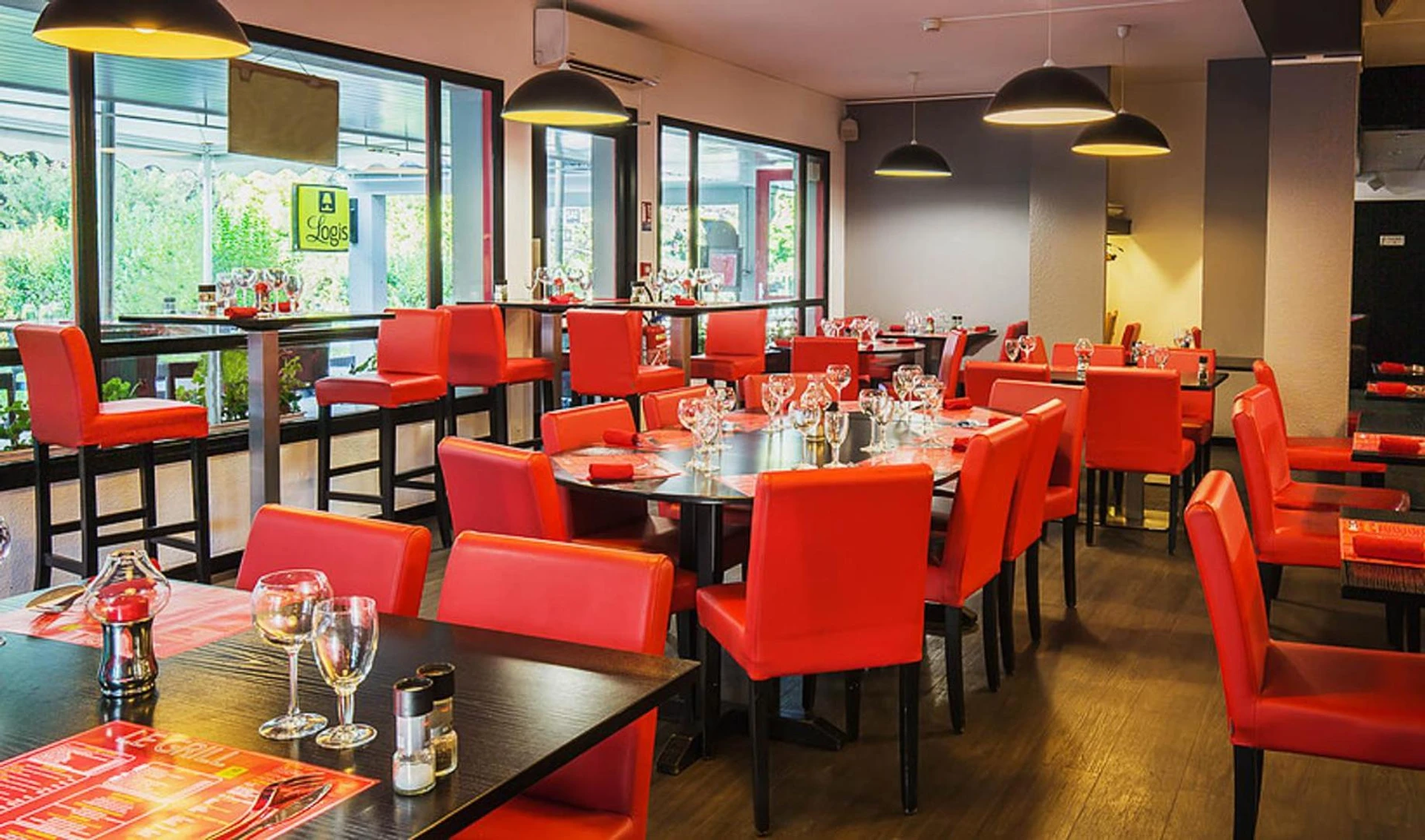 Organiser un séminaire d'entreprise : Logis Hotel Lons-le-Saunier - Restaurant Le Grill à lons-le-saunier