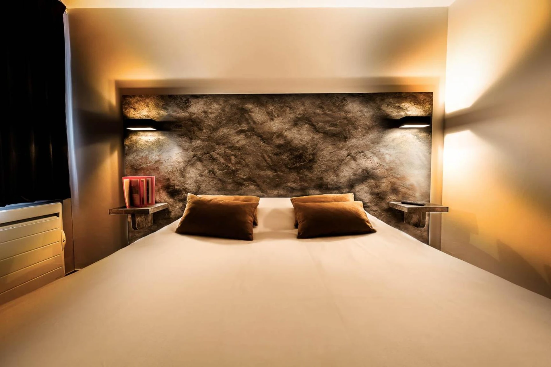 Chambre disponible pour un séminaire d'entreprise à Logis Hotel Lons-le-Saunier - Restaurant Le Grill - Lons-le-Saunier