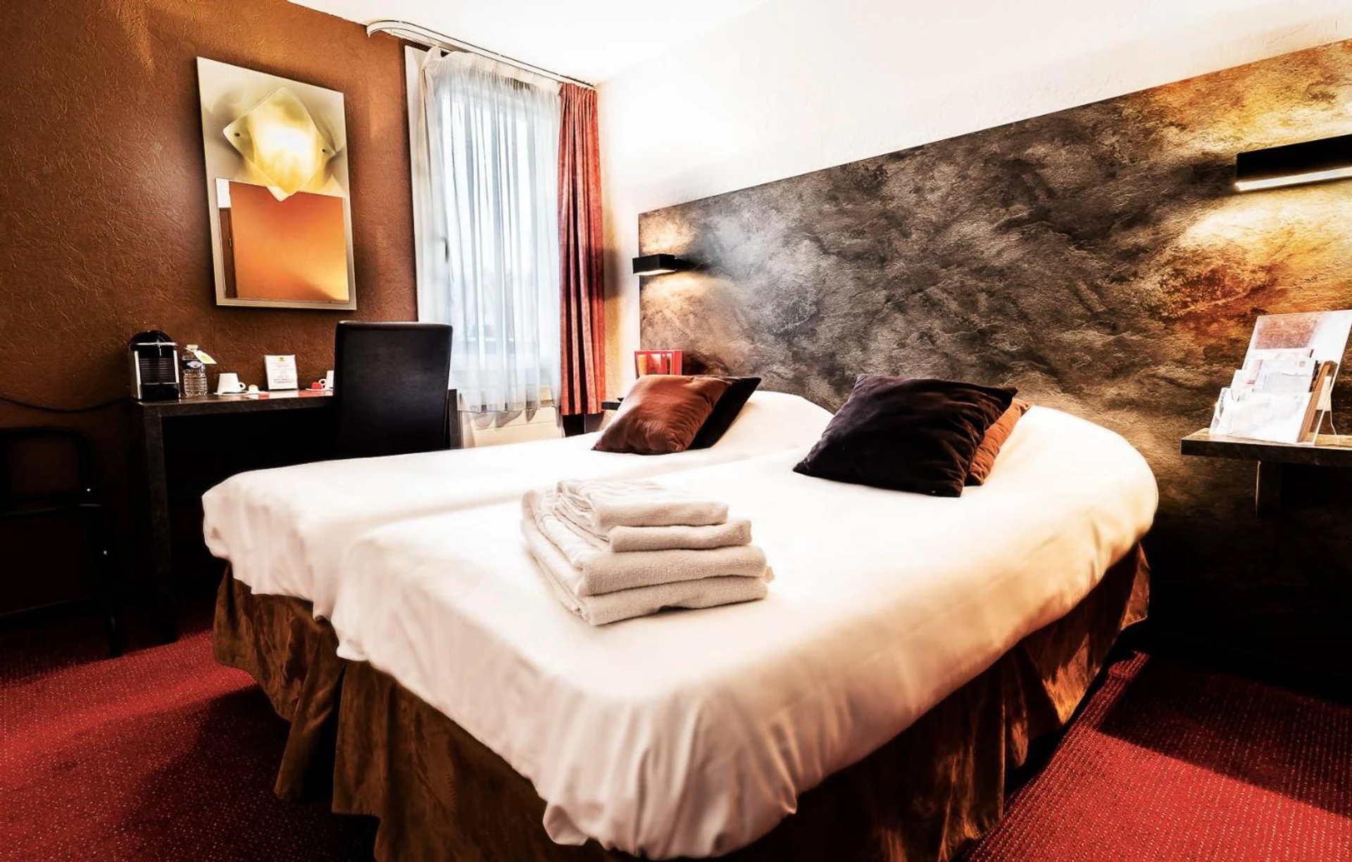 Chambre disponible pour un séminaire d'entreprise à Logis Hotel Lons-le-Saunier - Restaurant Le Grill - Lons-le-Saunier