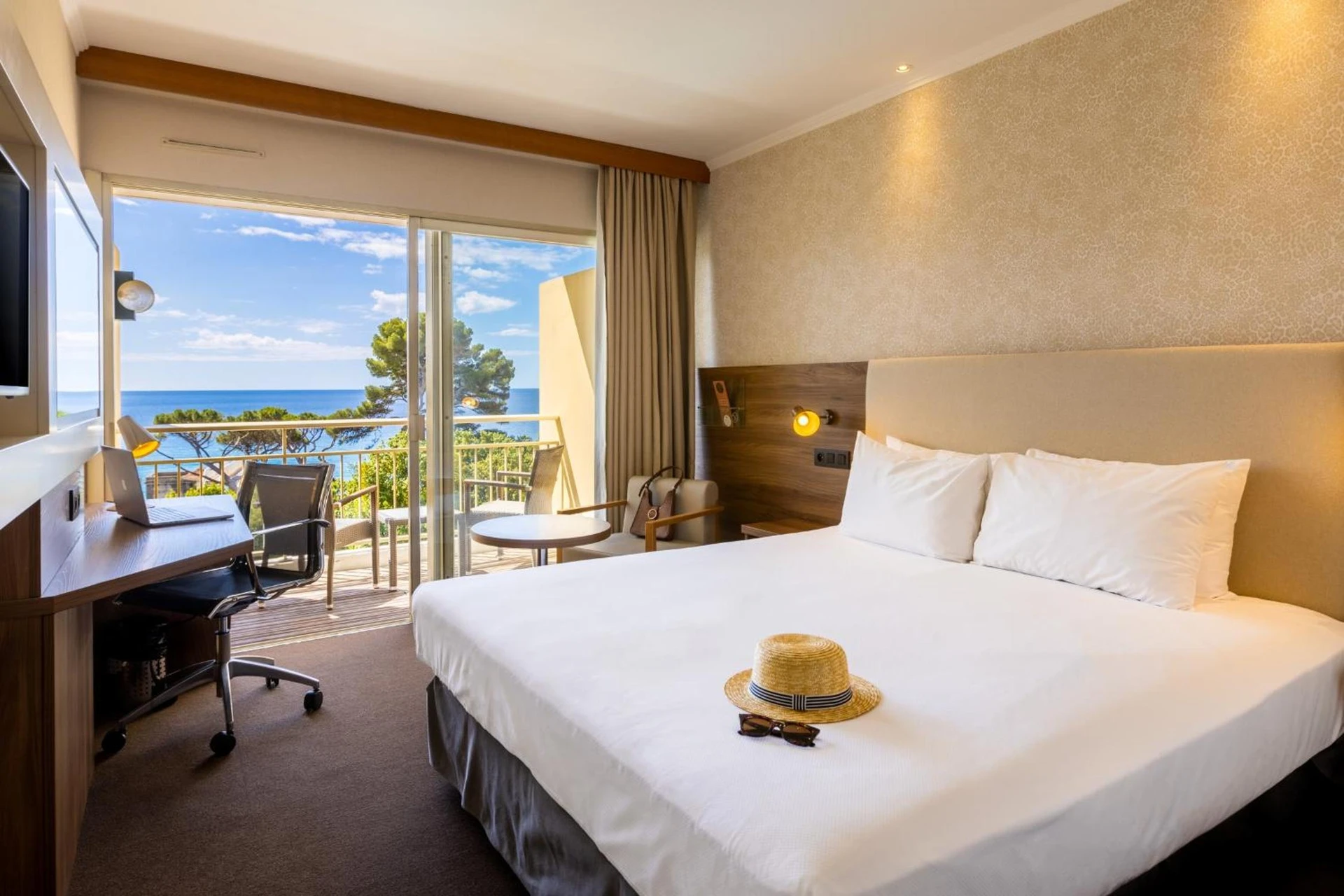 Chambre disponible pour un séminaire d'entreprise à Luxotel Cannes - Cannes