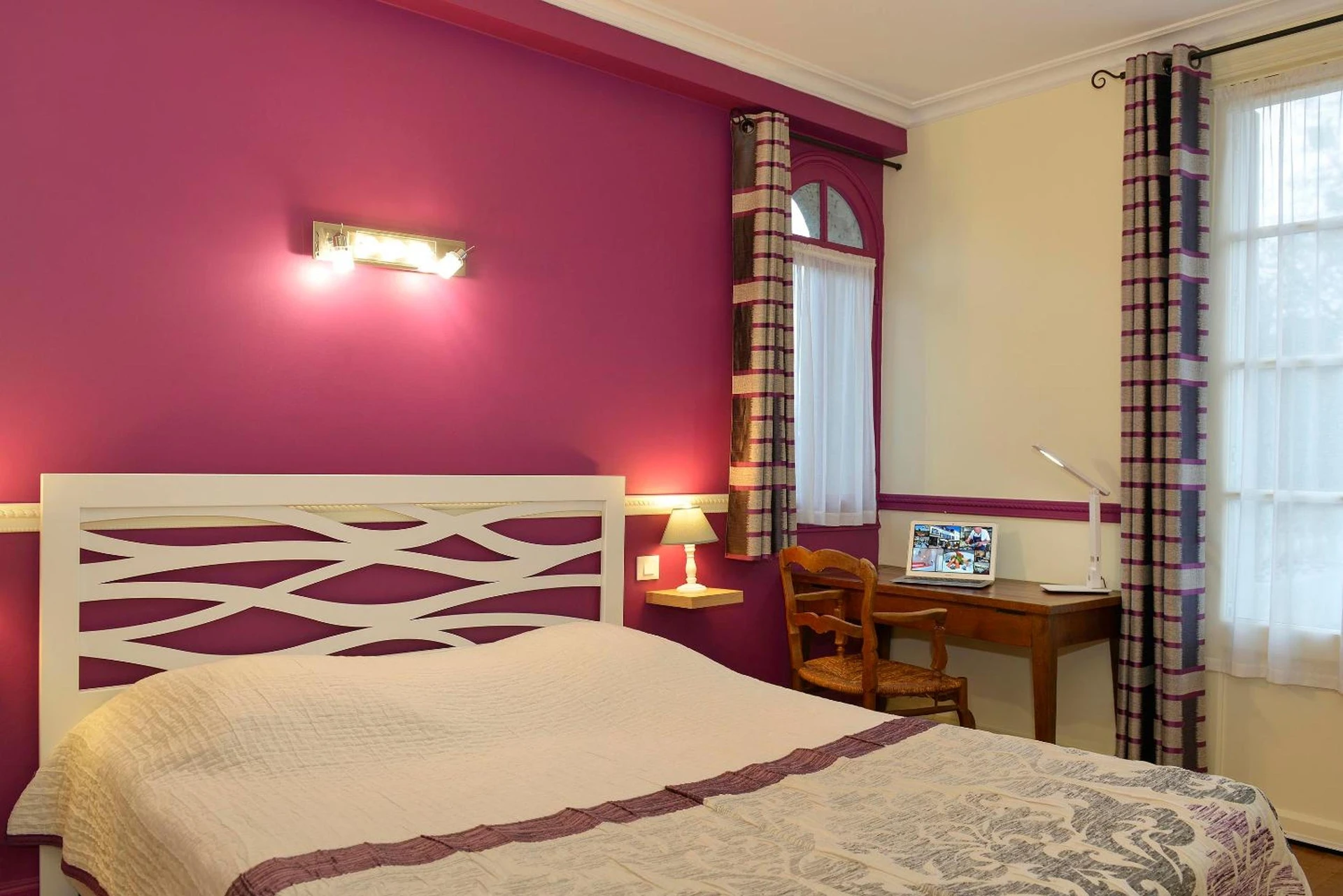 Chambre disponible pour un séminaire d'entreprise à Logis Manoir De La Giraudière - Beaumont-en-Véron