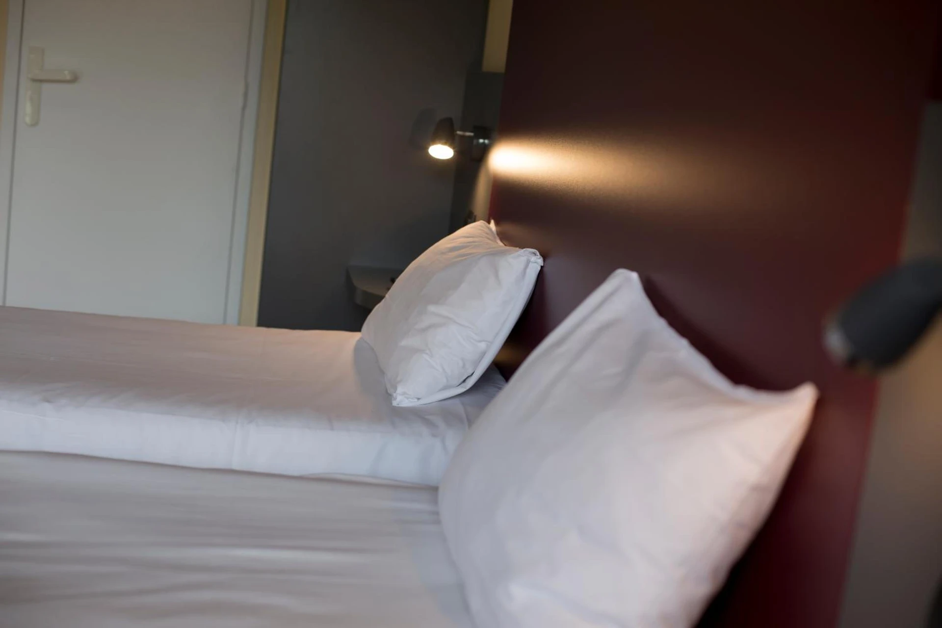 Chambre disponible pour un séminaire d'entreprise à Mape hôtel - Dampierre-en-Burly