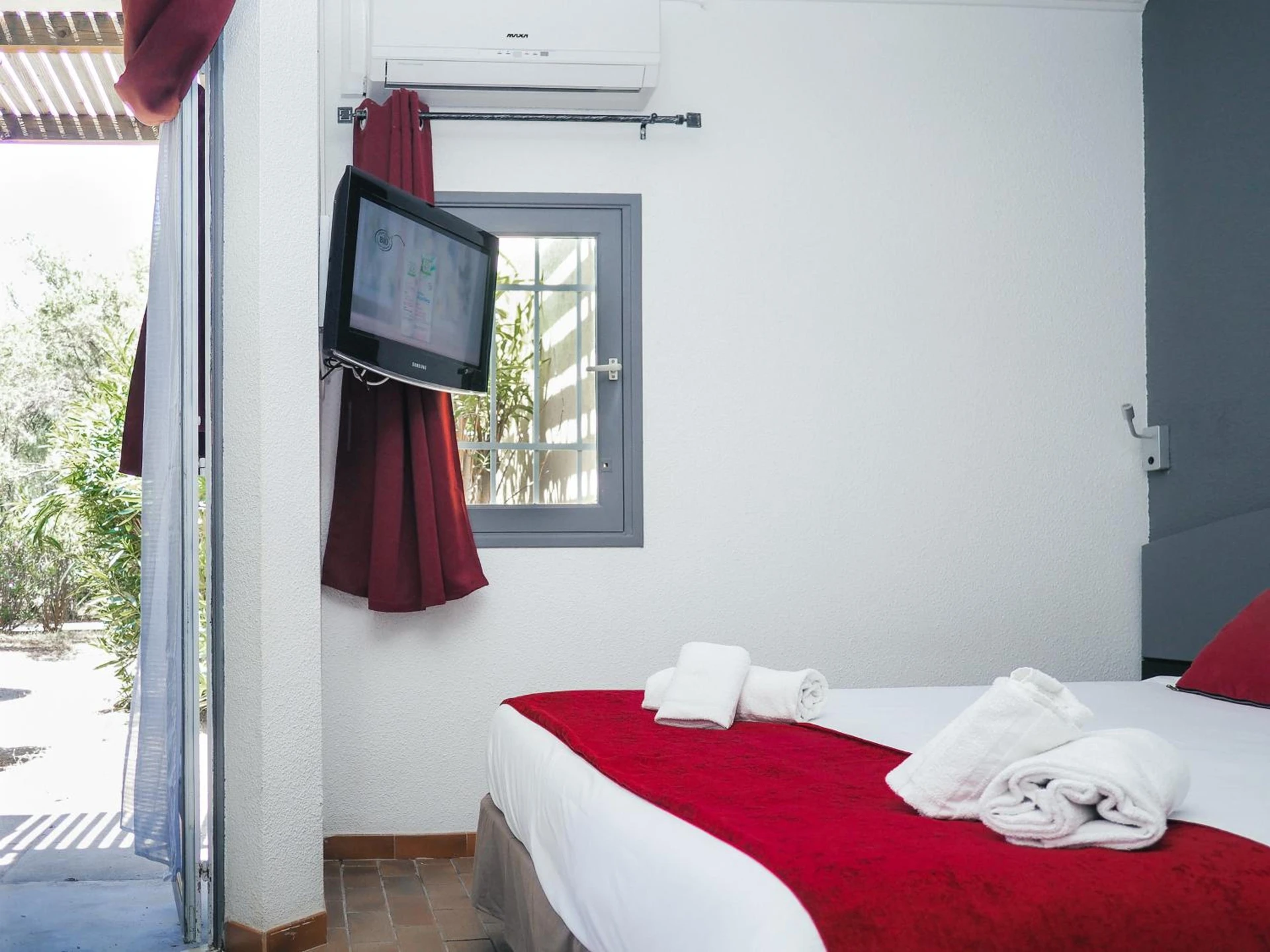 Chambre disponible pour un séminaire d'entreprise à Marina Hôtel Club - Cogolin