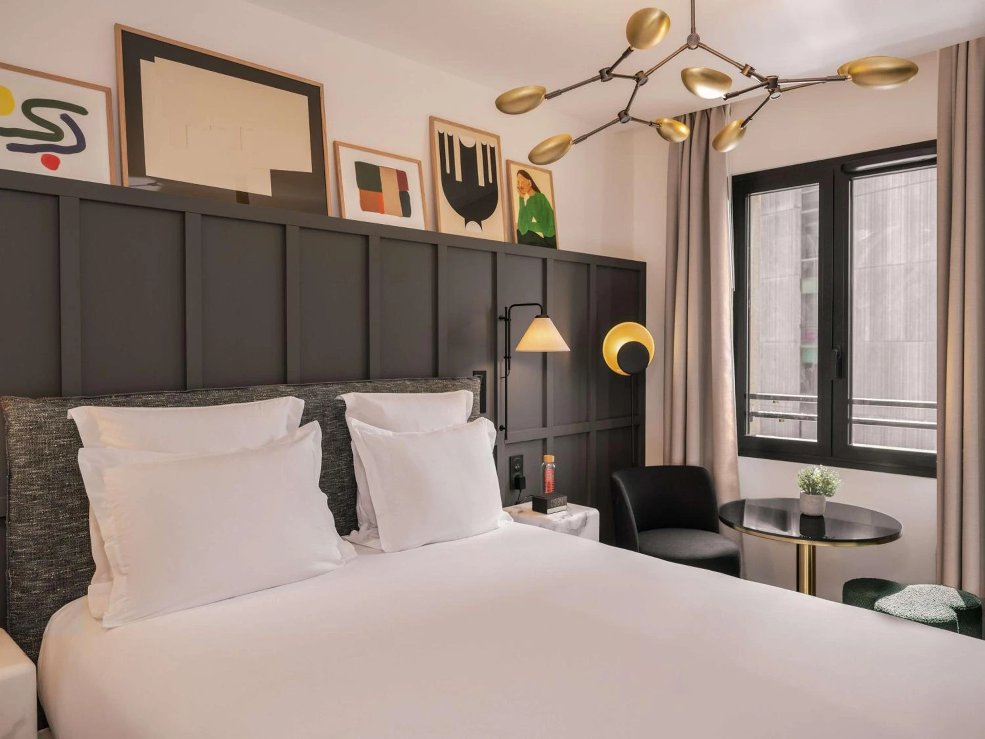 Chambre disponible pour un séminaire d'entreprise à Marty Hotel Bordeaux - Tapestry Collection by Hilton - Bordeaux