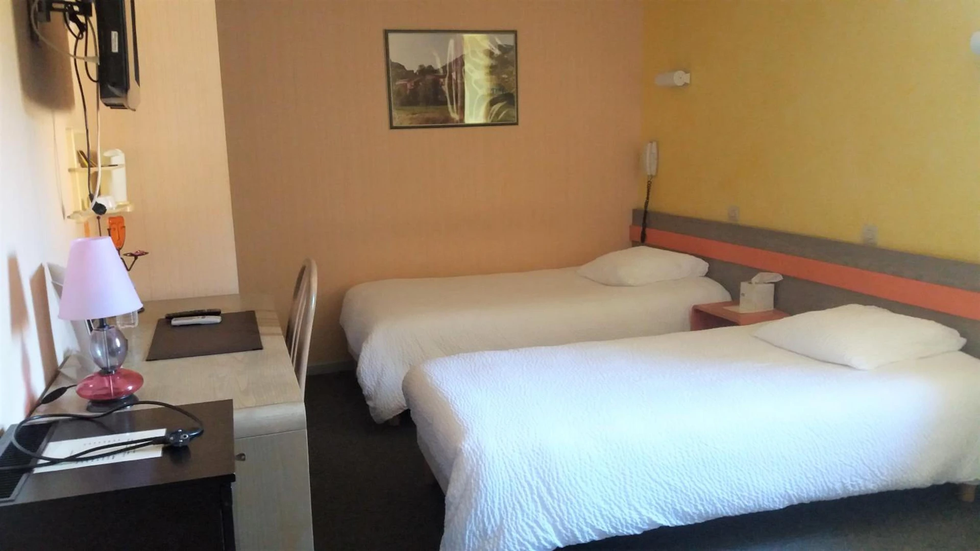 Chambre disponible pour un séminaire d'entreprise à Logis Hotel Restaurant Mas de la Prairie - Le Vigan