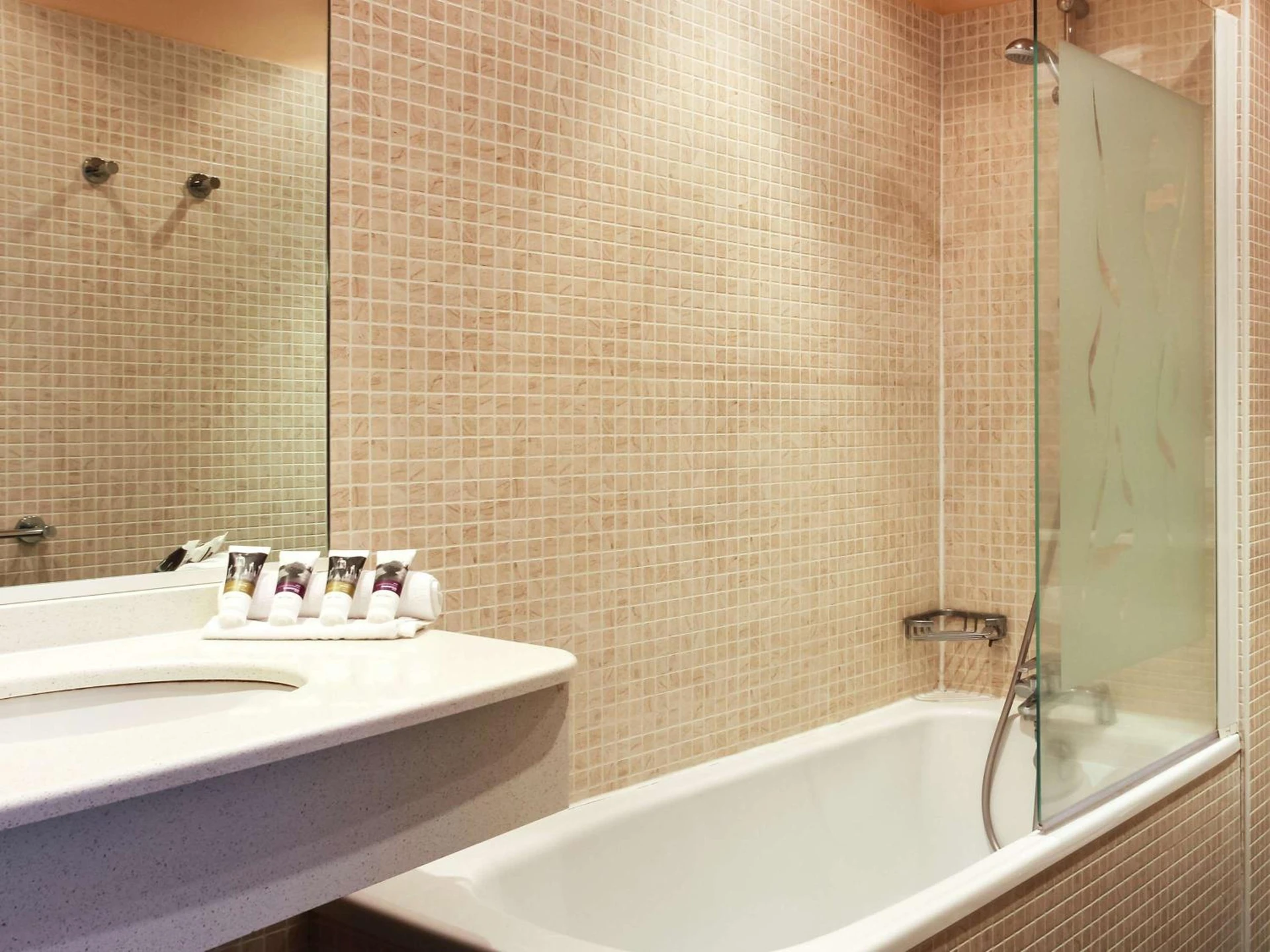 Chambre disponible pour un séminaire d'entreprise à Hôtel Mercure Saint-Nectaire Spa & Bien-être - Saint-Nectaire