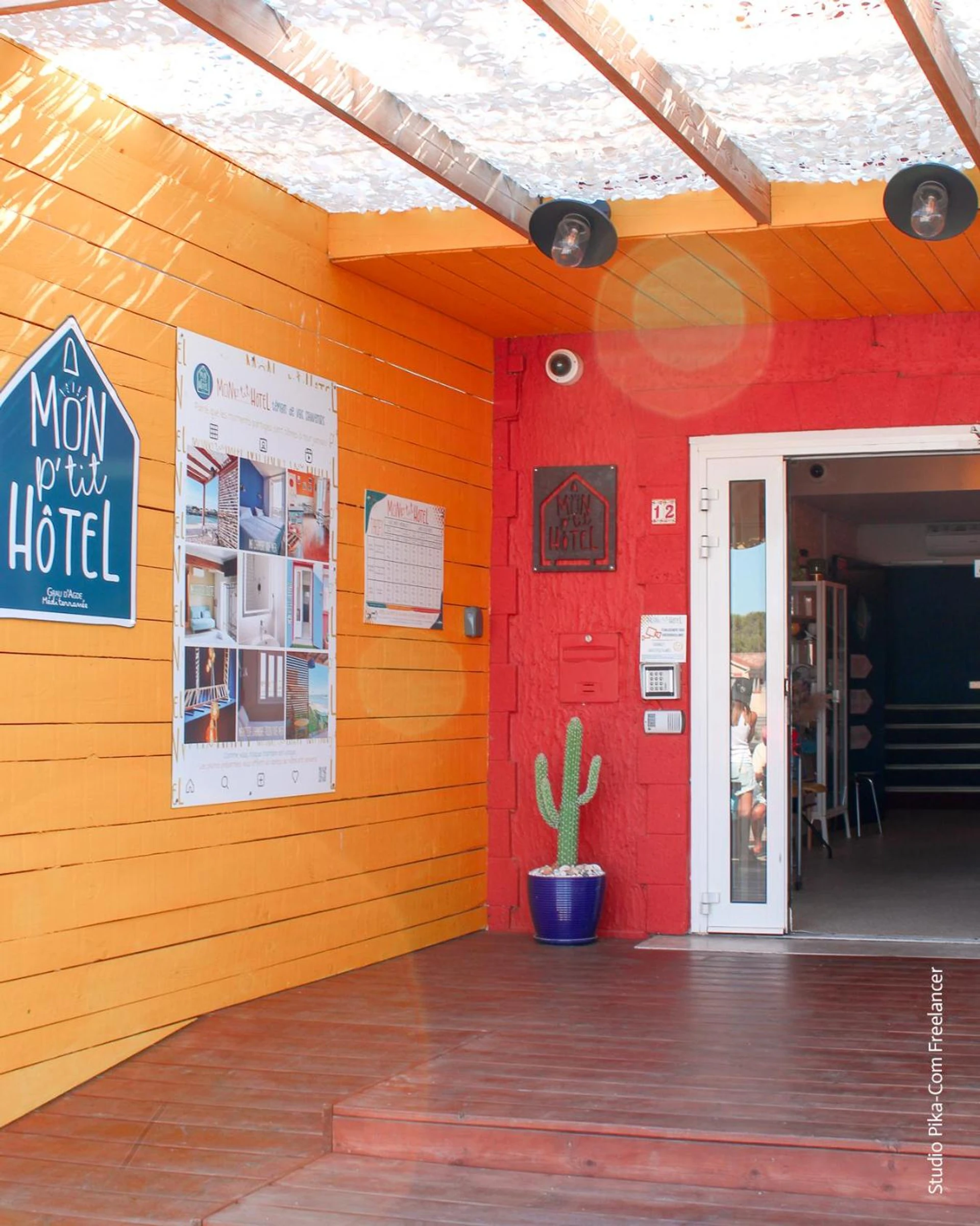 Chambre à Mon P'tit Hôtel - Organiser un séminaire d'entreprise à Le Grau-dʼAgde