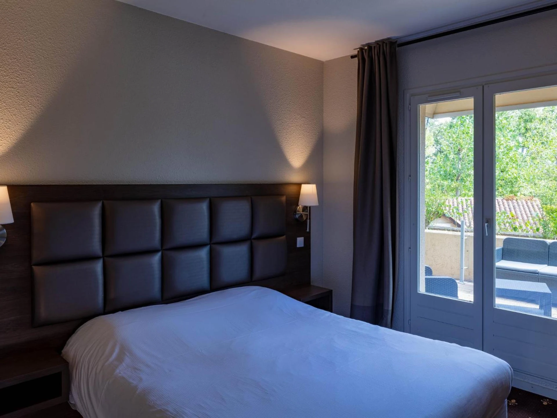 Chambre disponible pour un séminaire d'entreprise à Logis Hotel Noemys Morgon - Villié-Morgon