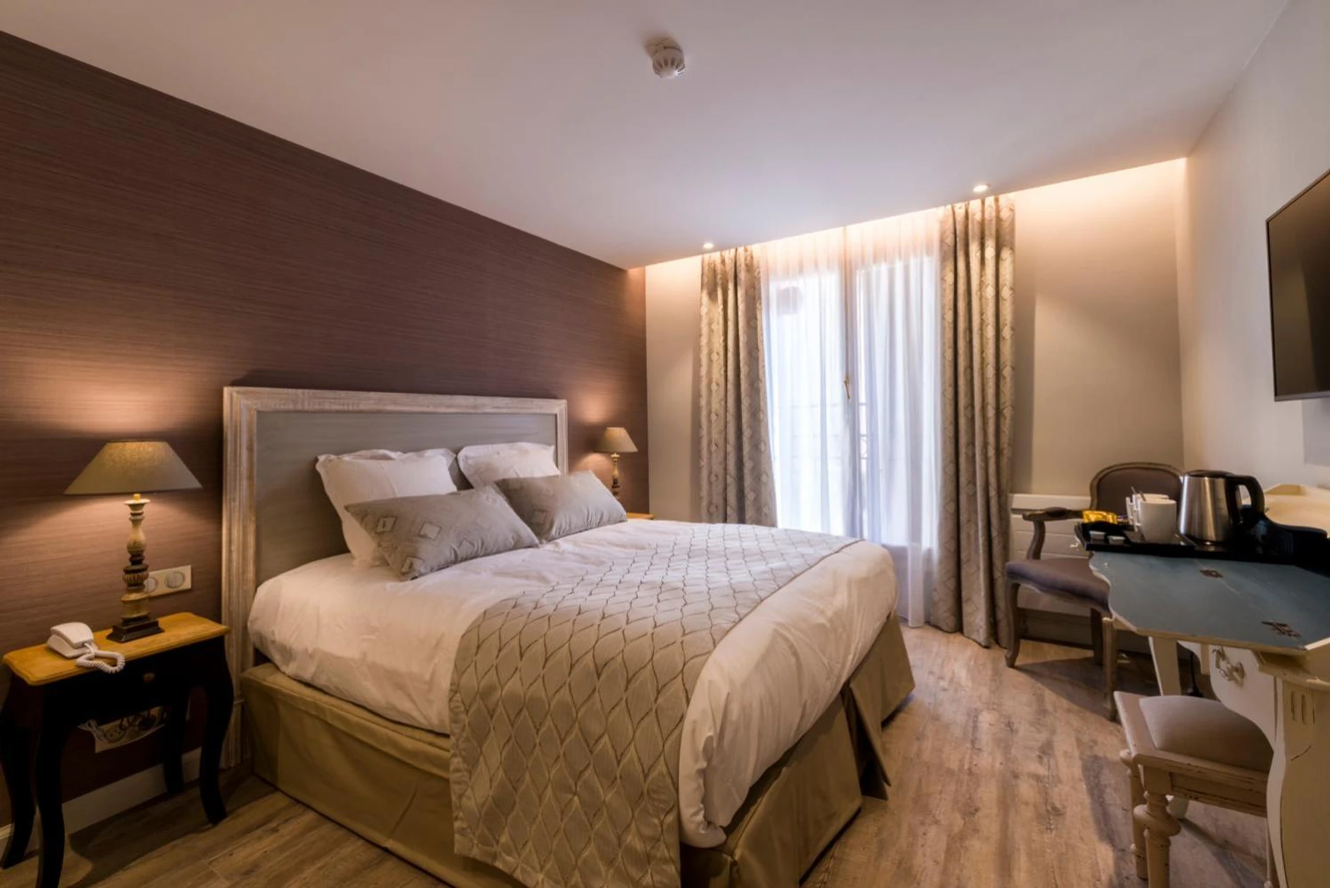 Chambre disponible pour un séminaire d'entreprise à Nouvel Hôtel du Commerce - Castellane