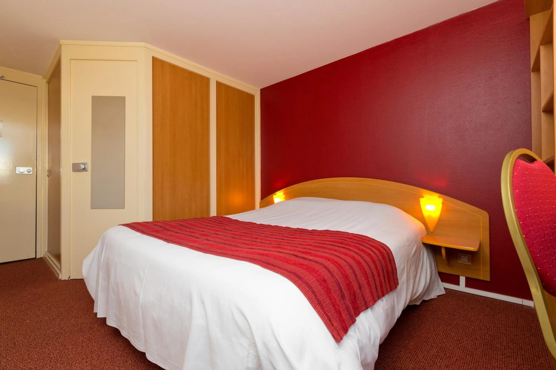 Chambre disponible pour un séminaire d'entreprise à Prest'Hôtel Epinal Chavelot - Épinal