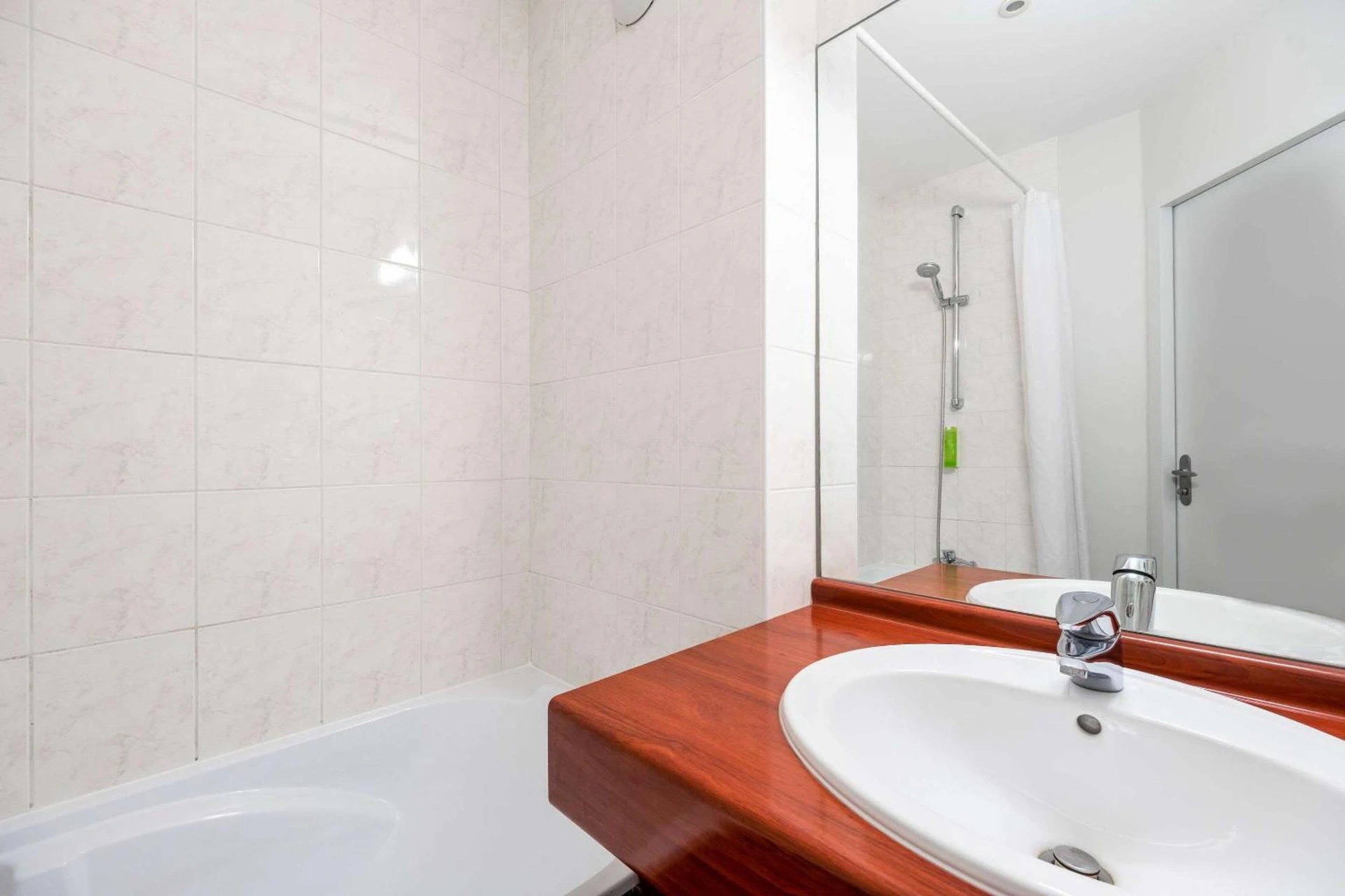 Chambre disponible pour un séminaire d'entreprise à Quality Hotel Pau Centre Bosquet - Pau