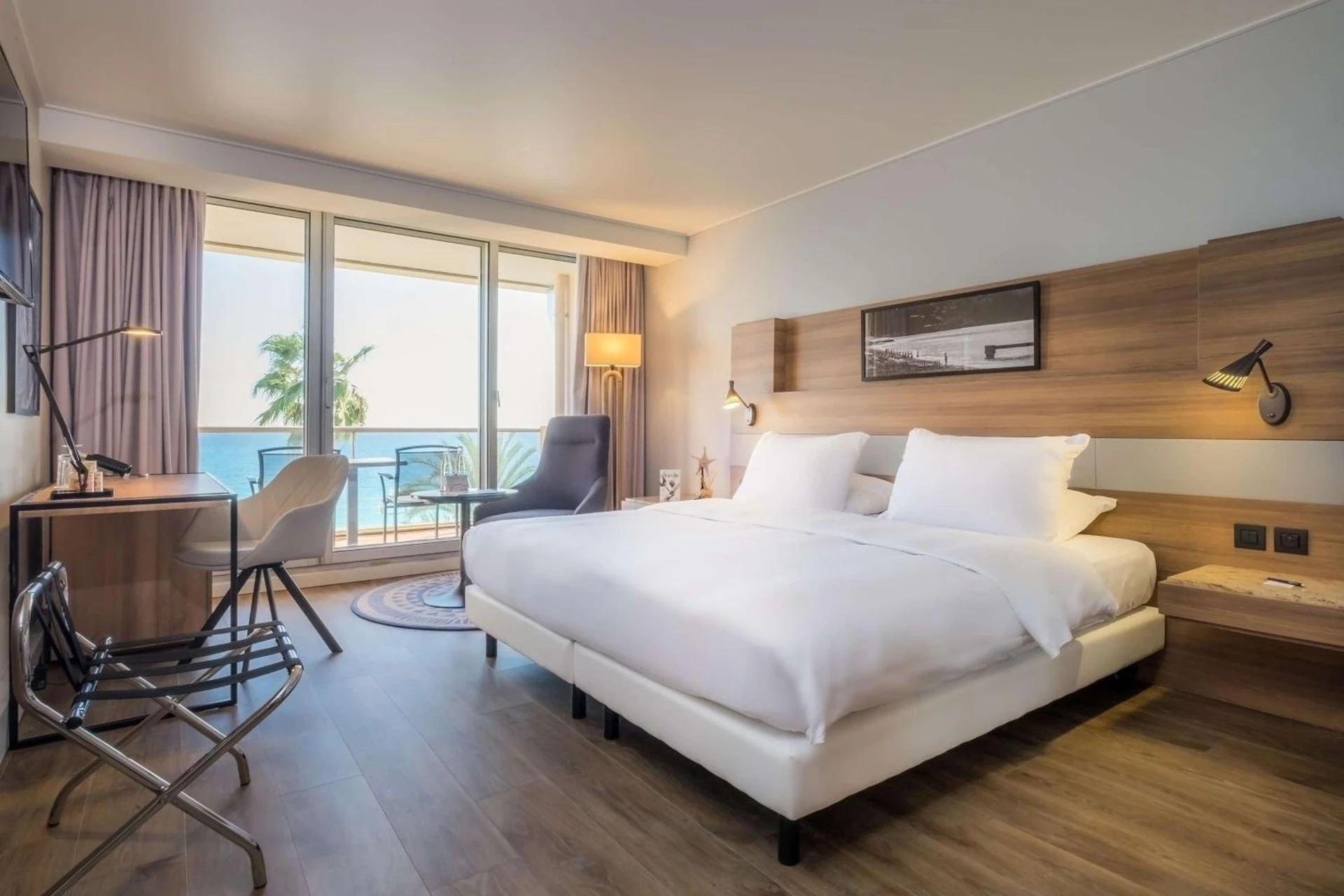 Magnifique chambre pour un séminaire d'entreprise à Radisson Blu Hotel Nice - Nice
