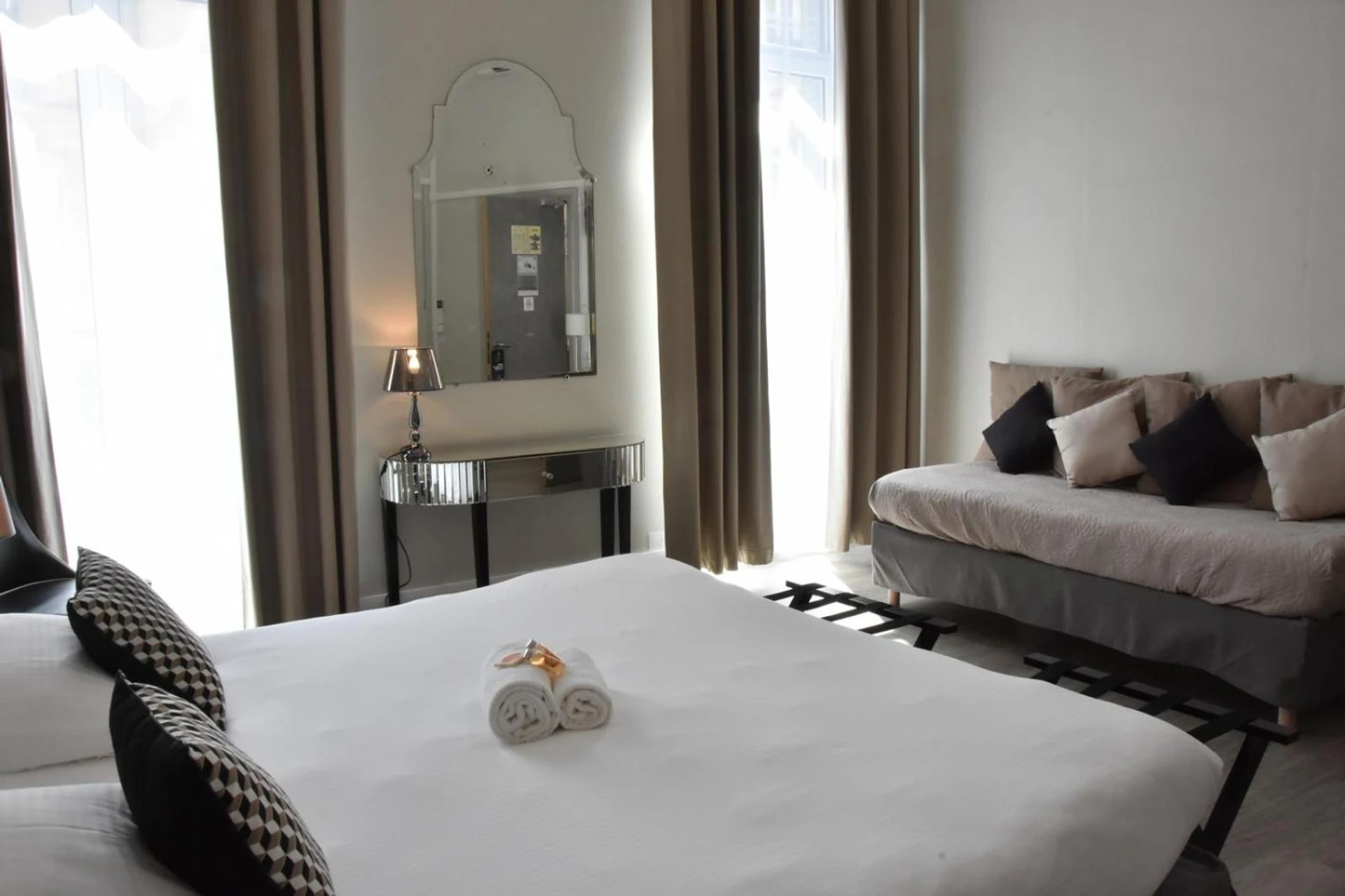 Magnifique chambre pour un séminaire d'entreprise à Régina Boutique Hotel - Avignon