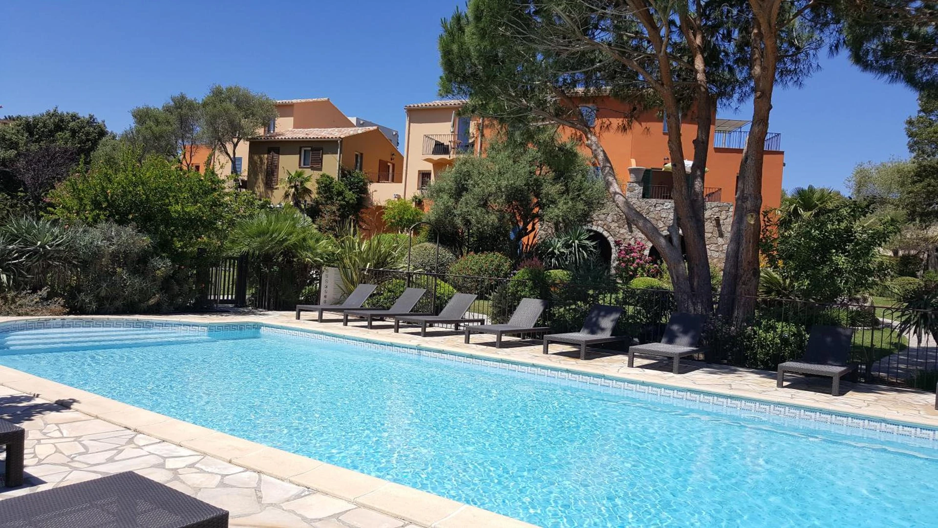 Salle de séminaire à Résidence A Merula - Organiser un événement professionnel à Calvi