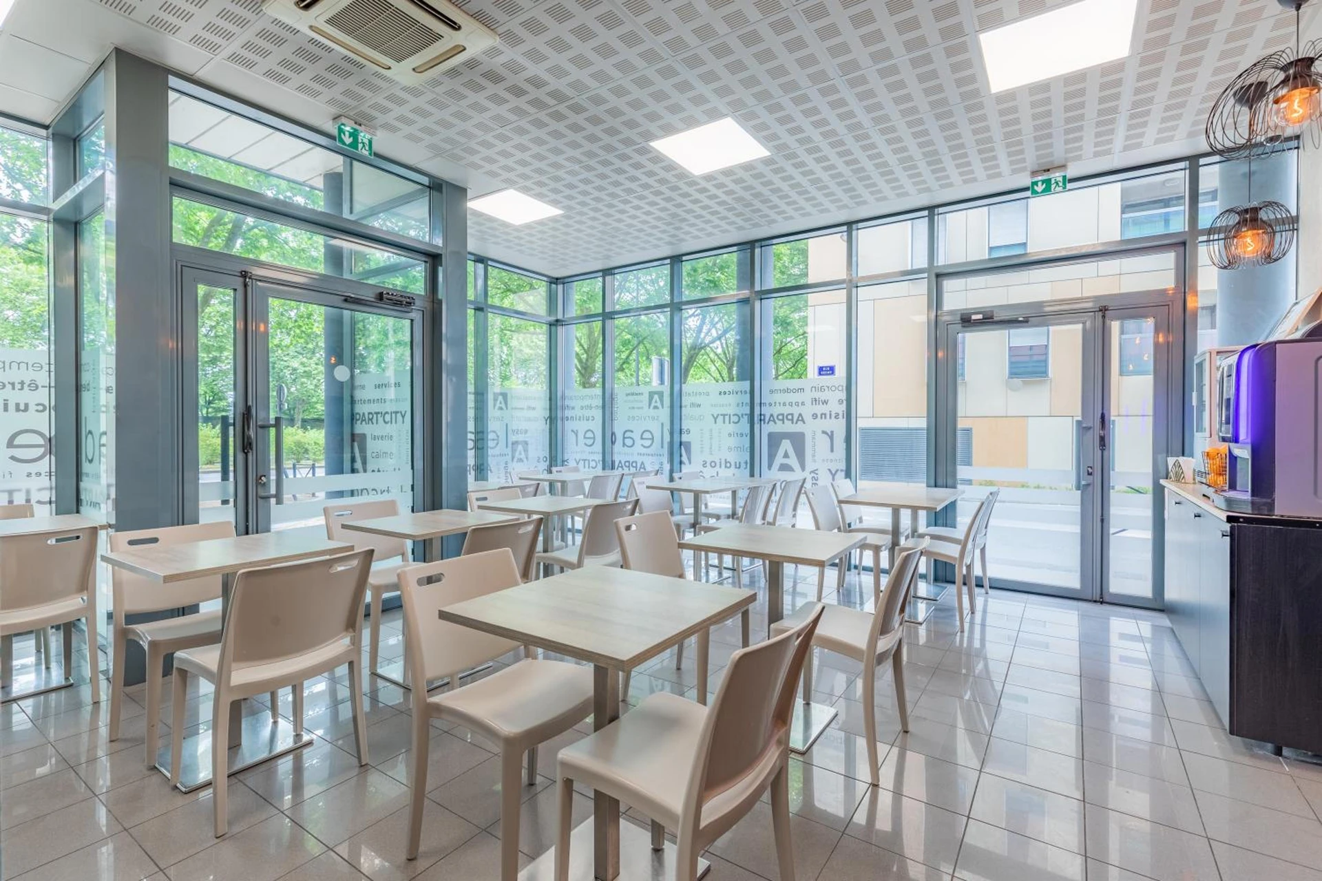 Lieu convivial pour un séminaire d'entreprise à Appart'City Classic Bordeaux Centre - Bordeaux - En savoir plus 