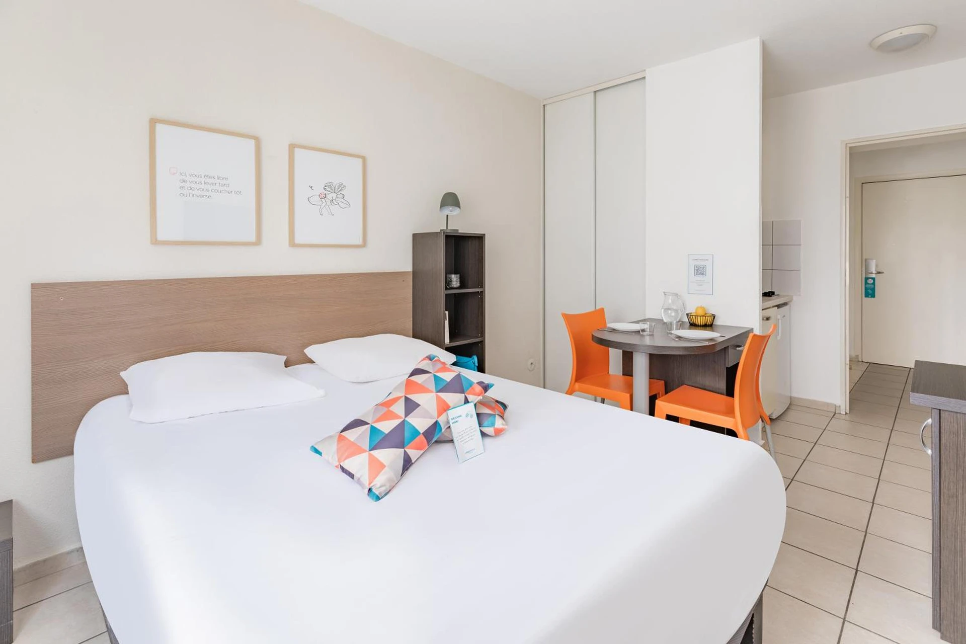 Magnifique chambre pour un séminaire d'entreprise à Appart'City Classic Thonon Les Bains - Thonon-les-Bains