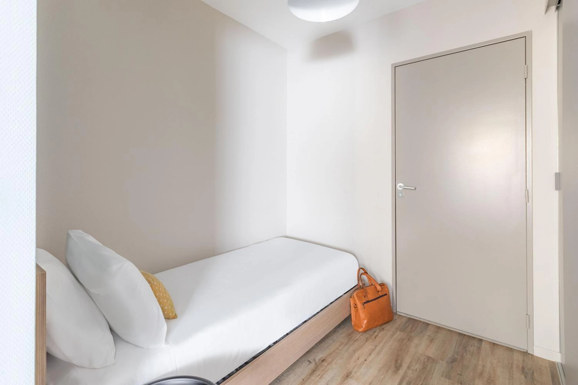 Magnifique chambre pour un séminaire d'entreprise à Appart'City Classic Valence - Valence