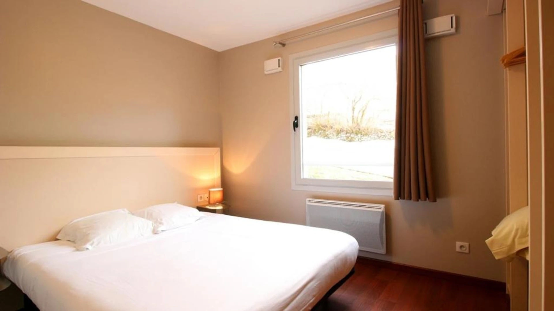 Chambre disponible pour un séminaire d'entreprise à Aux Balcons du Sancy - Picherande