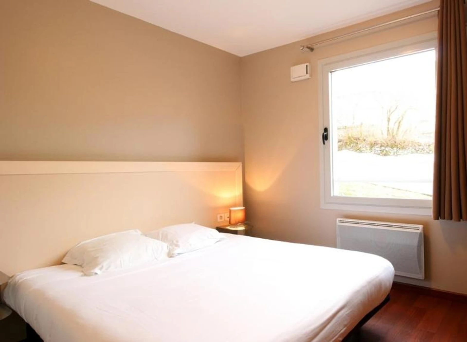 Chambre disponible pour un séminaire d'entreprise à Aux Balcons du Sancy - Picherande