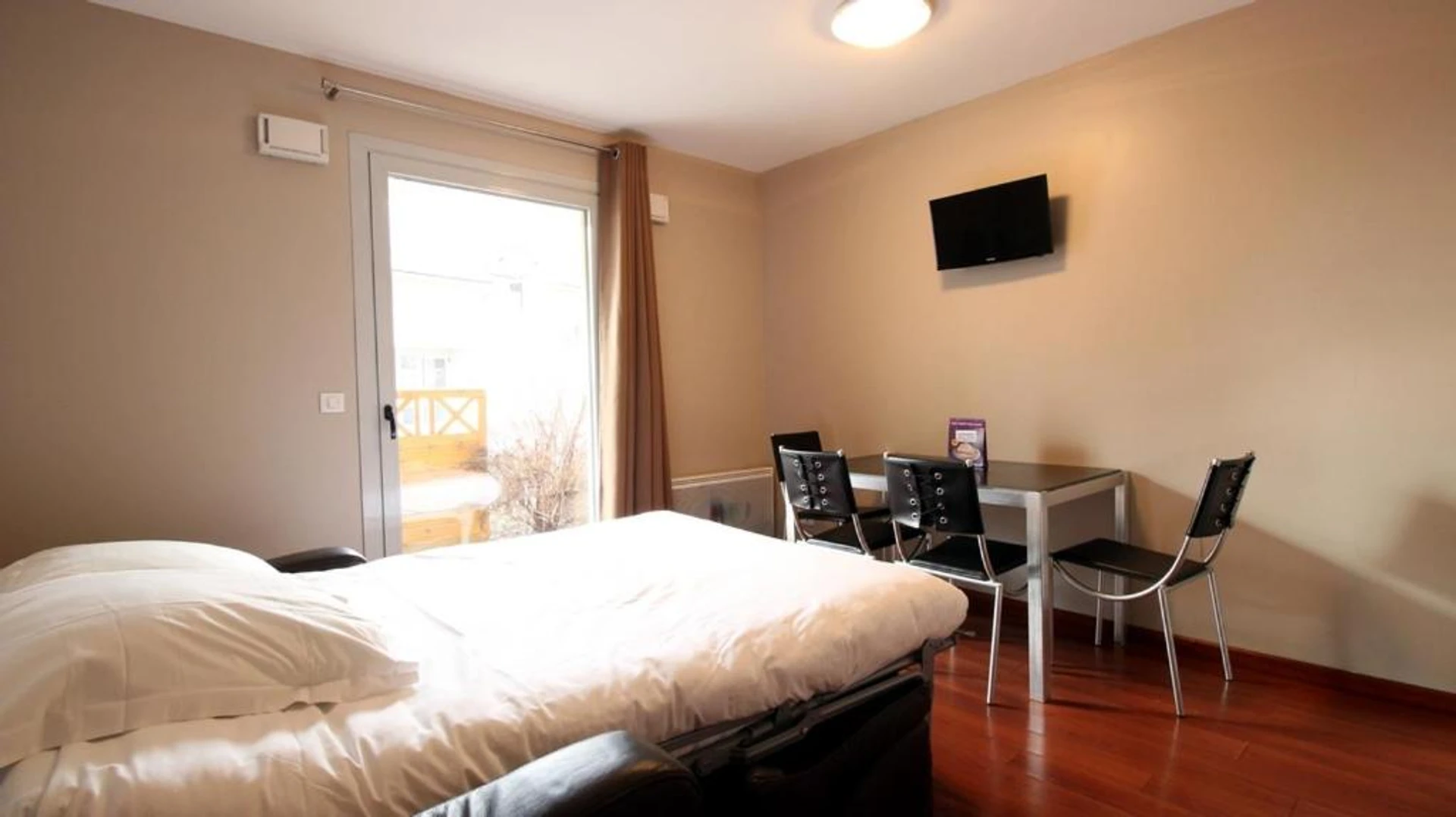 Chambre disponible pour un séminaire d'entreprise à Aux Balcons du Sancy - Picherande