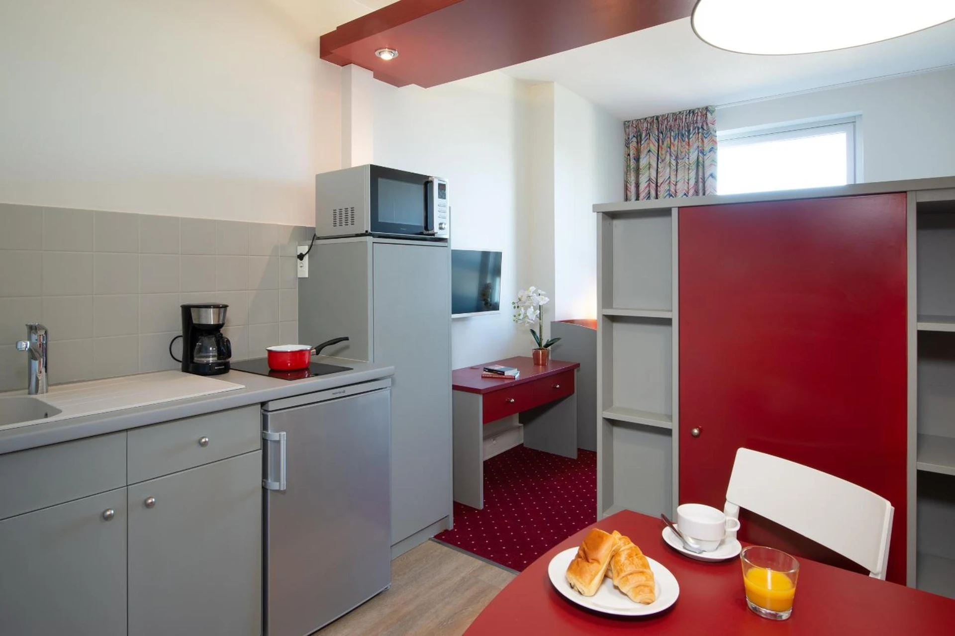 Ambiance de travail pour séminaire d'entreprise à Capucine Cosy Appart Hôtel 3 étoiles - Archamps