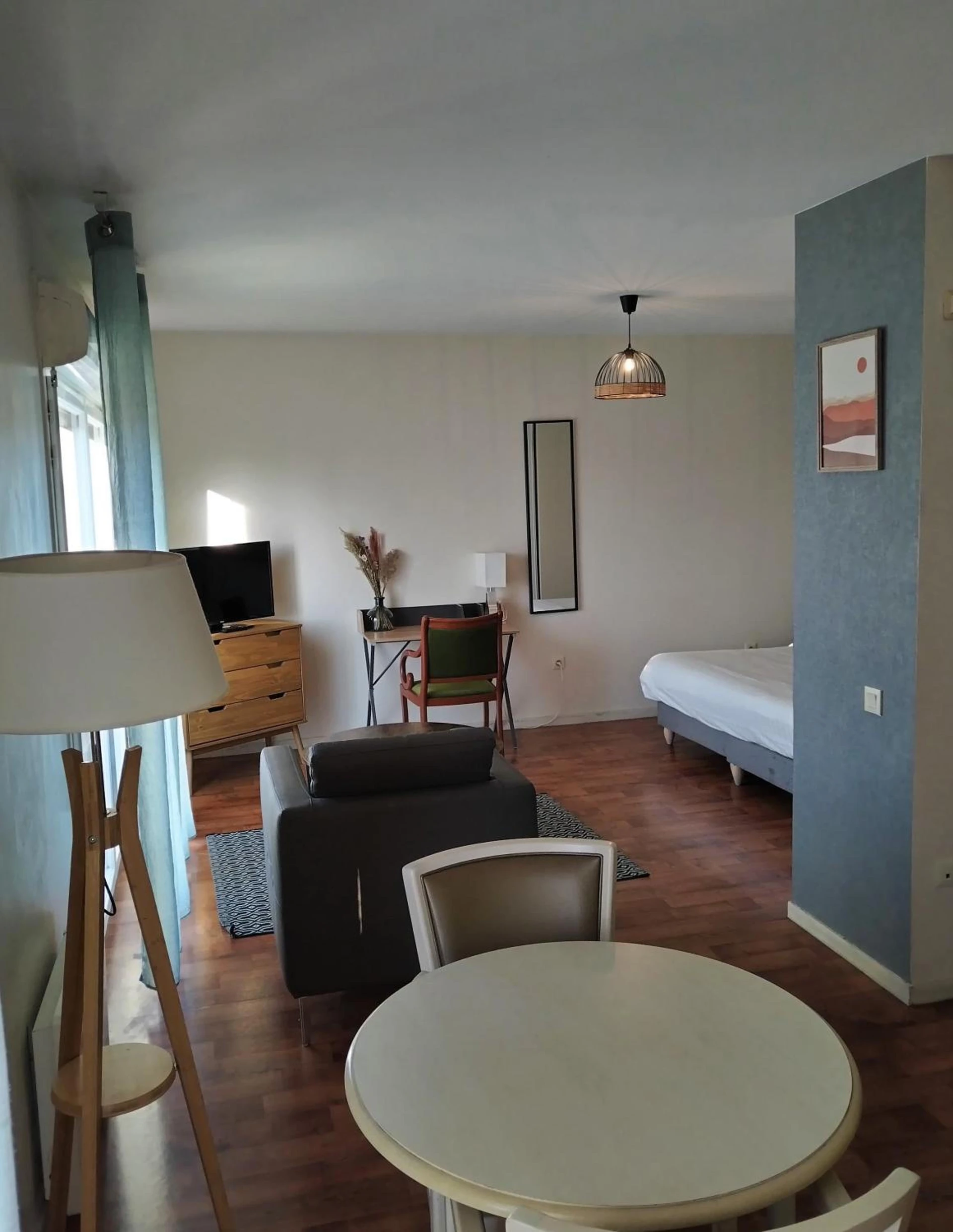 Chambre disponible pour un séminaire d'entreprise à Résidence Carouge Appart Hôtel - Brétigny-sur-Orge