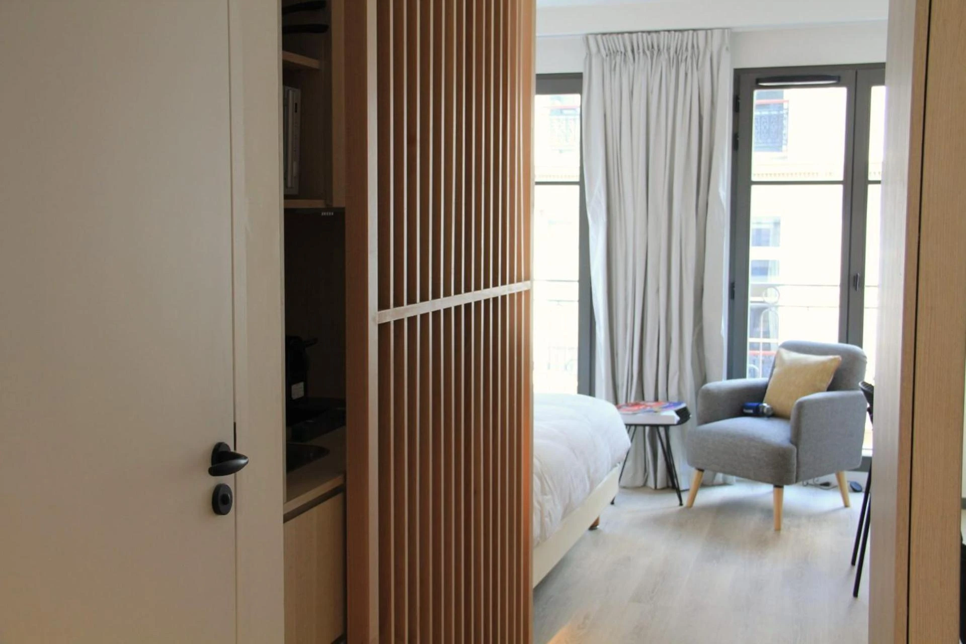 Chambre disponible pour un séminaire d'entreprise à FINESTATE Coliving Champs-Elysées - Paris