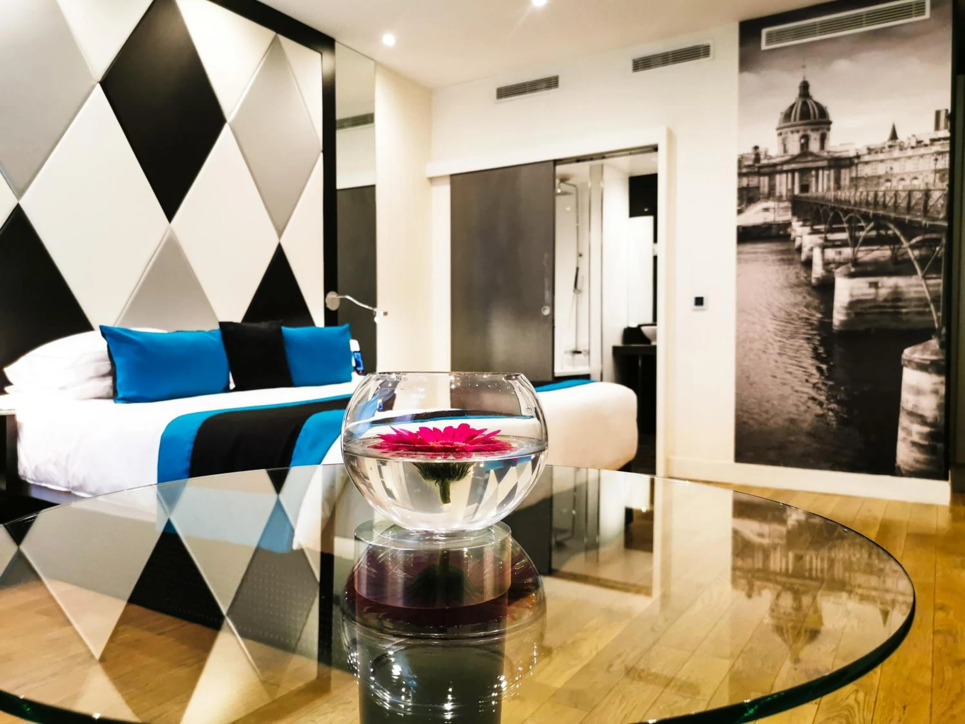 Chambre disponible pour un séminaire d'entreprise à L'Empire Paris - Louvre - Paris