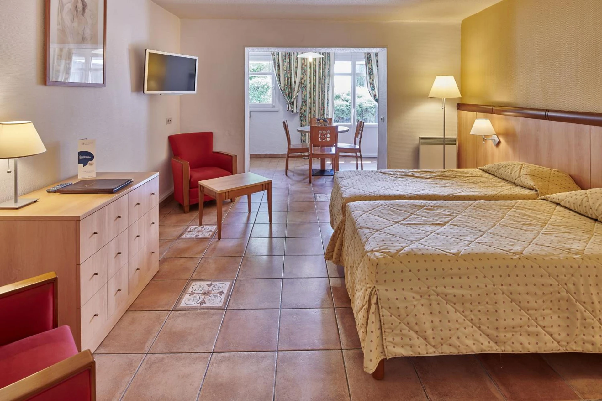 Magnifique chambre pour un séminaire d'entreprise à Residence Vacances Bleues le Mediterranée - Saint-Raphaël