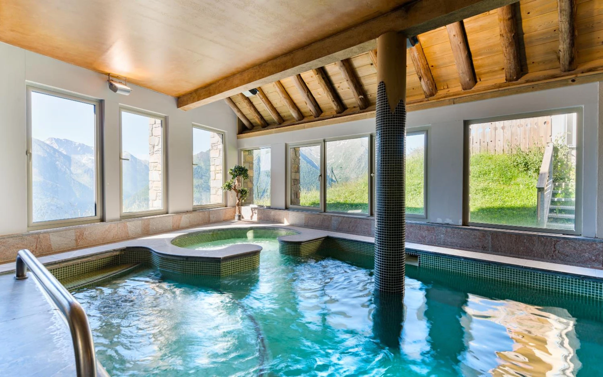 Salle de séminaire à Lagrange Vacances Les Chalets de l'Adet - Organiser un événement professionnel à Saint-Lary-Soulan