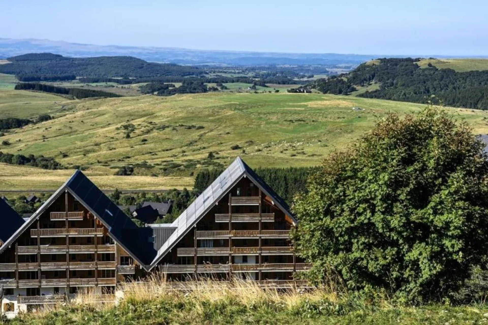 Lieu convivial pour un séminaire d'entreprise à Appartement 2 pièces, les Chalets de Super-Besse - Besse-et-Saint-Anastaise - En savoir plus 