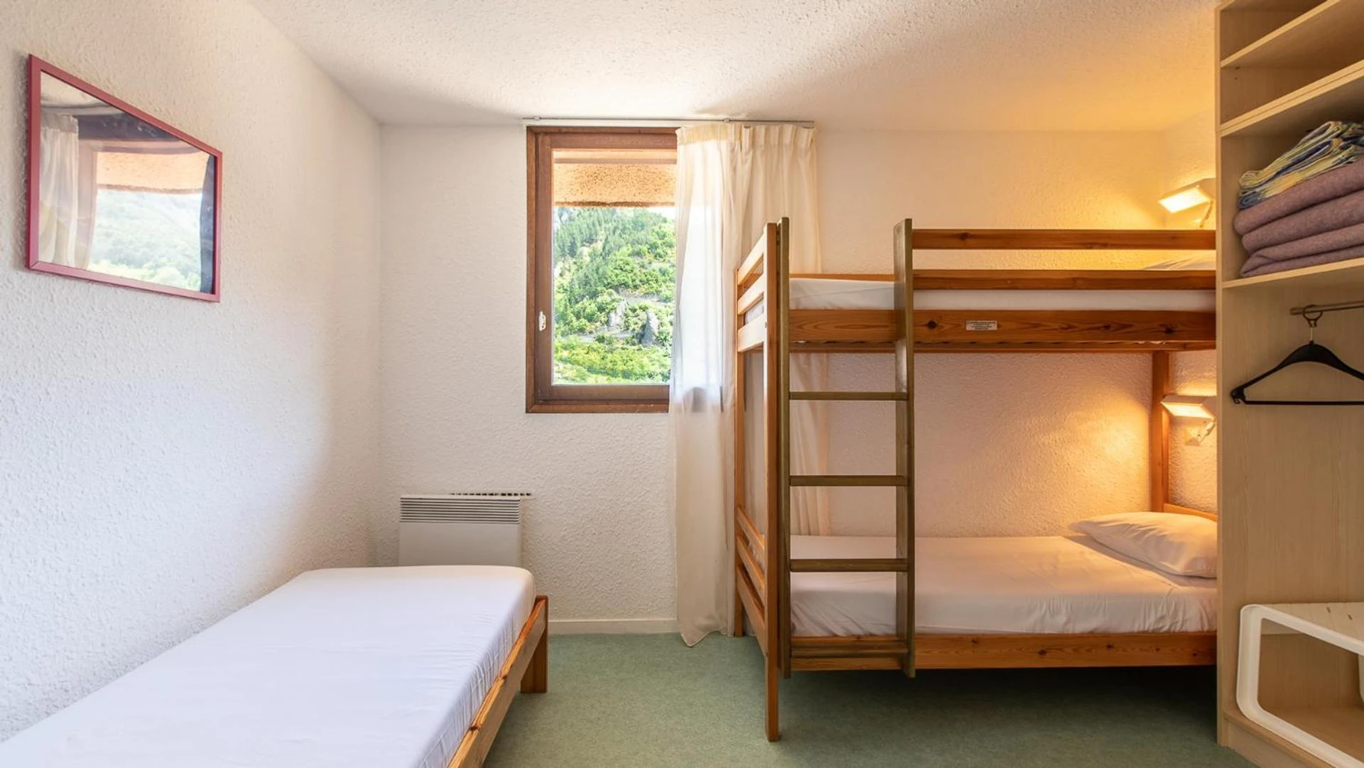 Chambre disponible pour un séminaire d'entreprise à Vacancéole - Résidence Les Gorges Rouges - Guillaumes