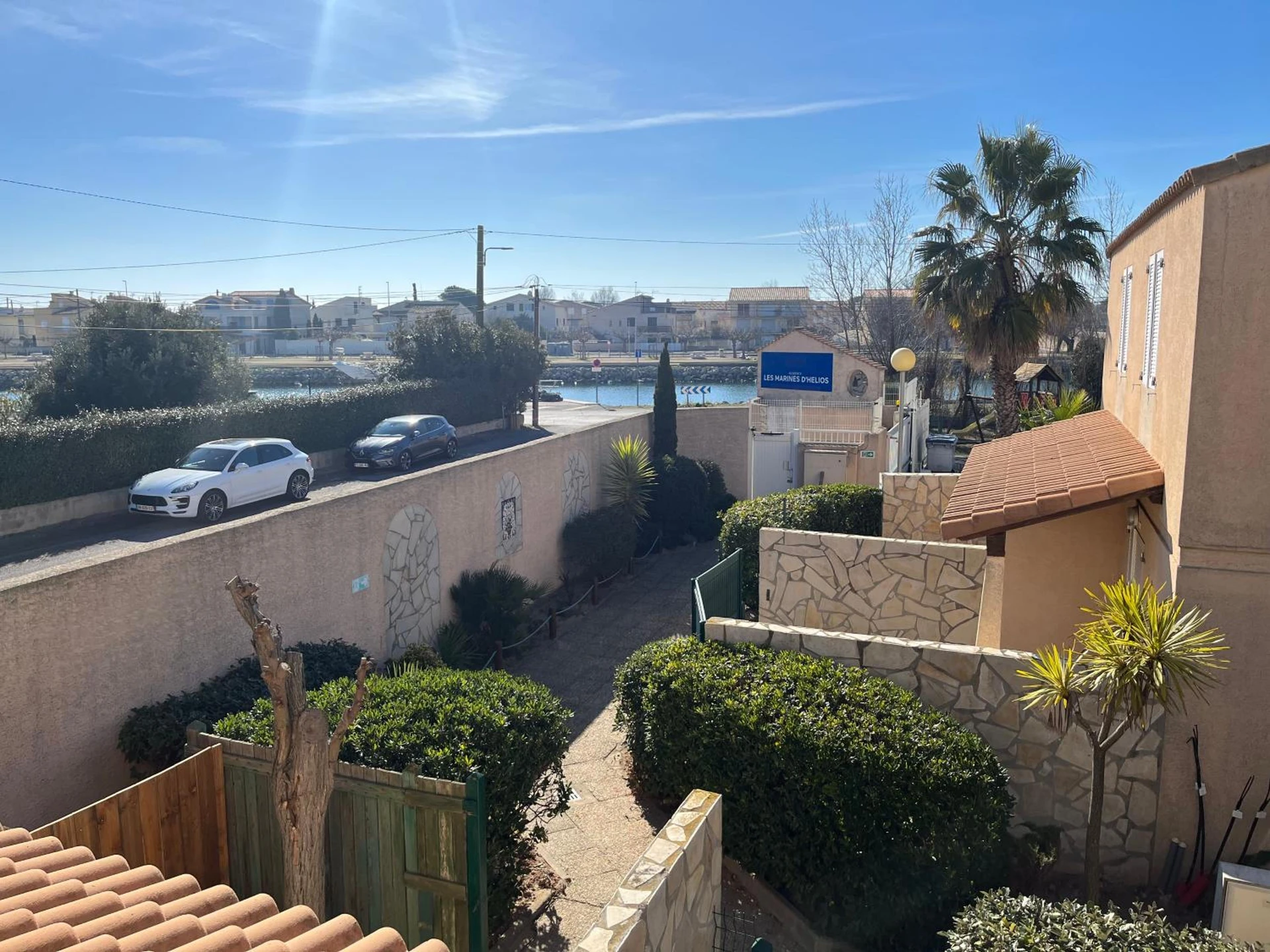 Ambiance de travail pour séminaire d'entreprise à Maisonnette les Marines d'Helios T2 cabine - Marseillan