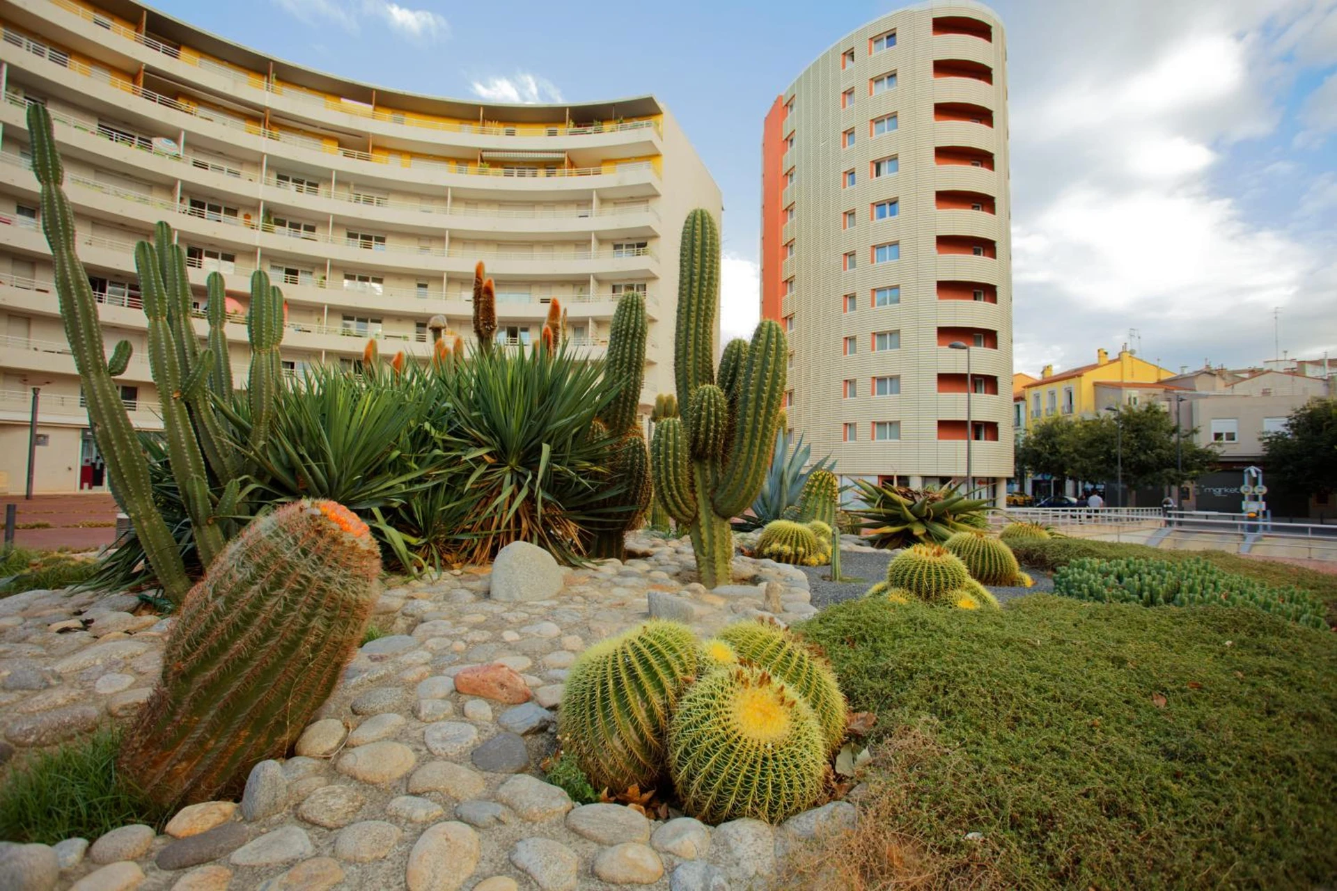 Organiser un séminaire d'entreprise : Appart-Hôtel Mer & Golf City Perpignan Centre à perpignan