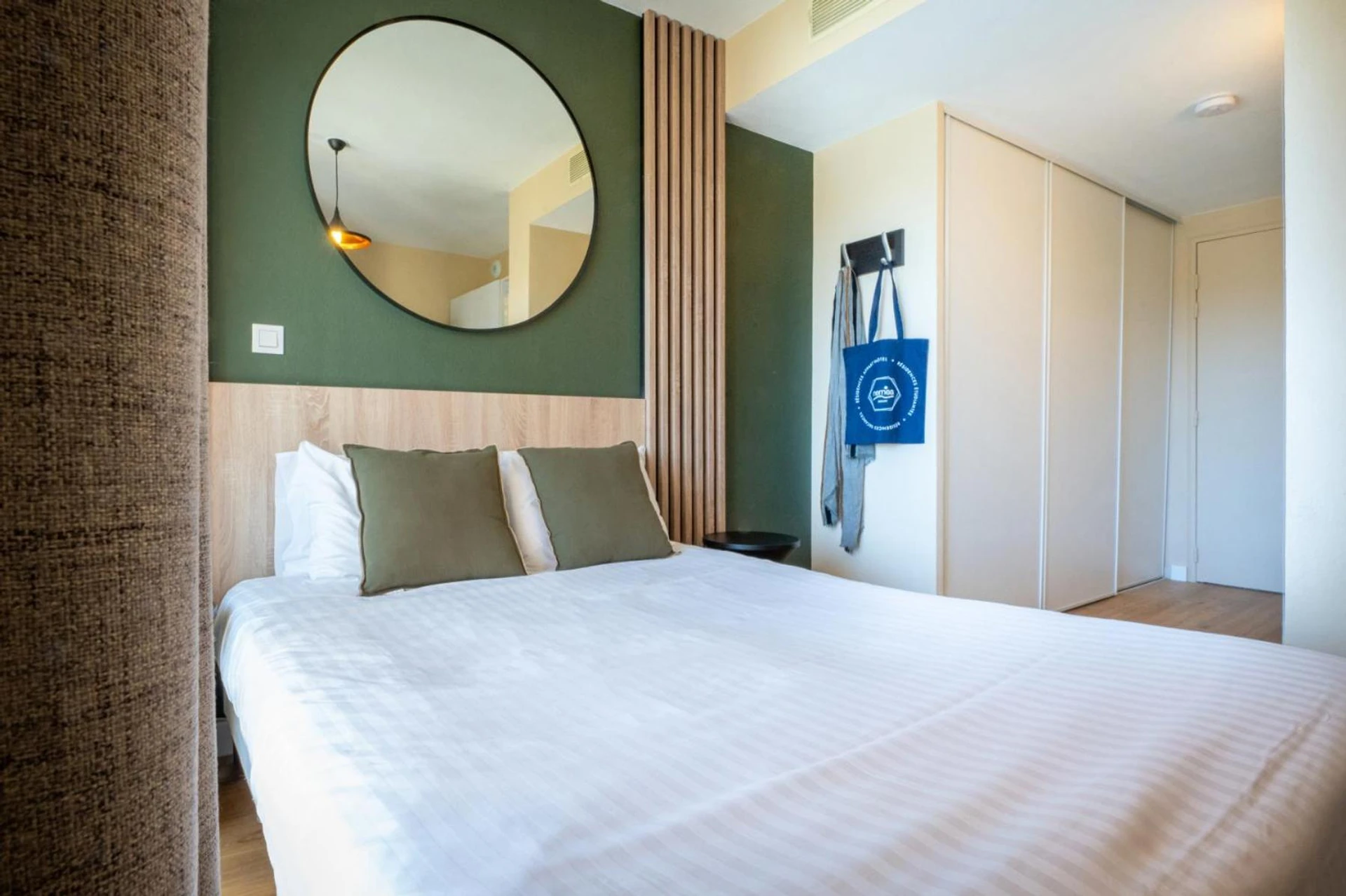 Magnifique chambre pour un séminaire d'entreprise à Nemea Appart Hotel Green Side Biot Sophia Antipolis - Biot