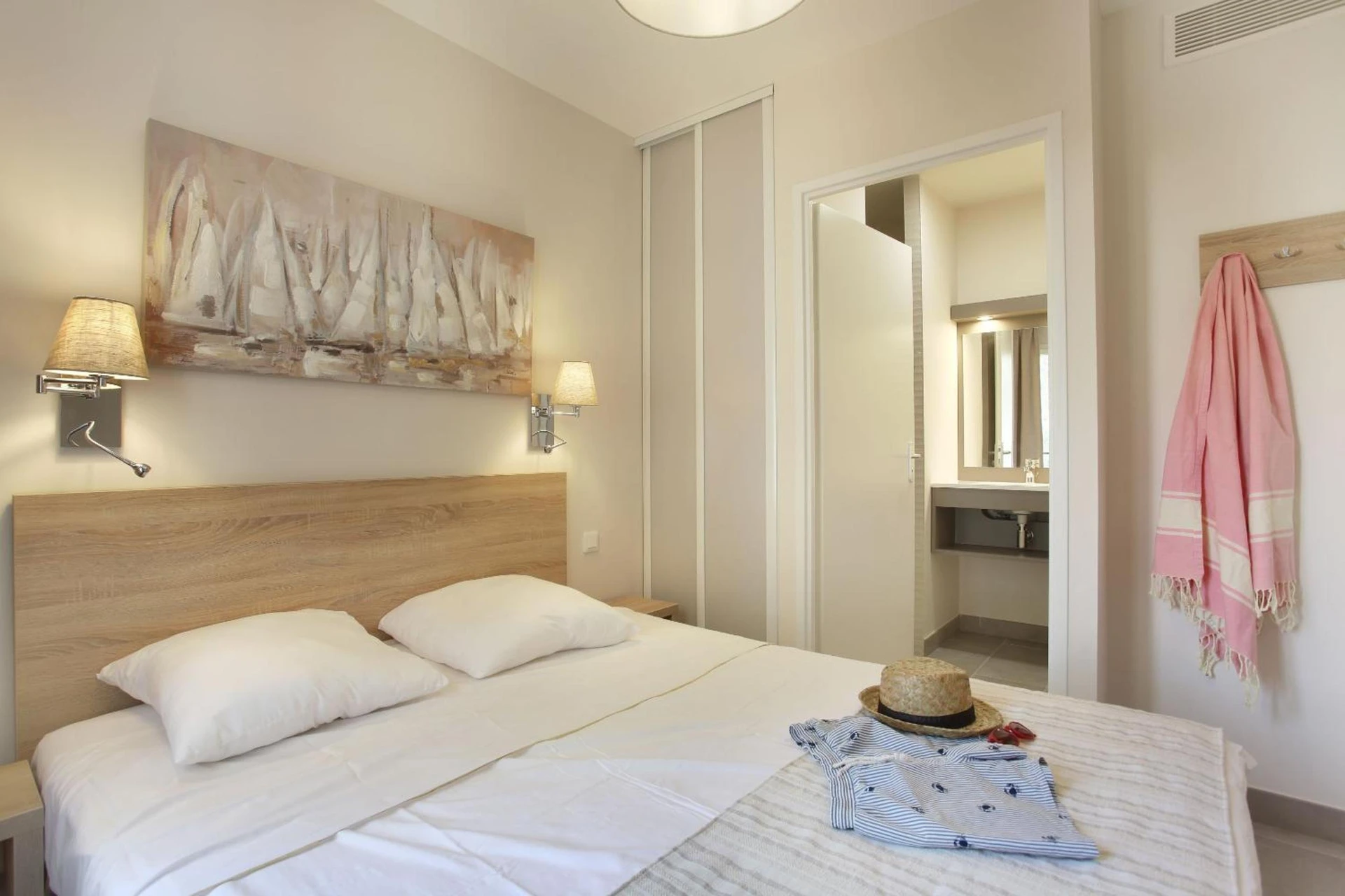 Chambre disponible pour un séminaire d'entreprise à Résidence Prestige Odalys Les Canissons - Cavalaire-sur-Mer