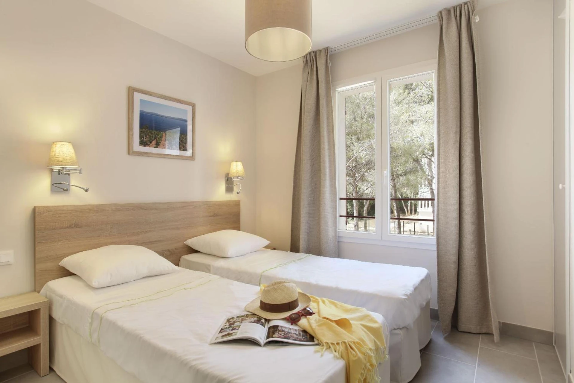 Magnifique chambre pour un séminaire d'entreprise à Résidence Prestige Odalys Les Canissons - Cavalaire-sur-Mer