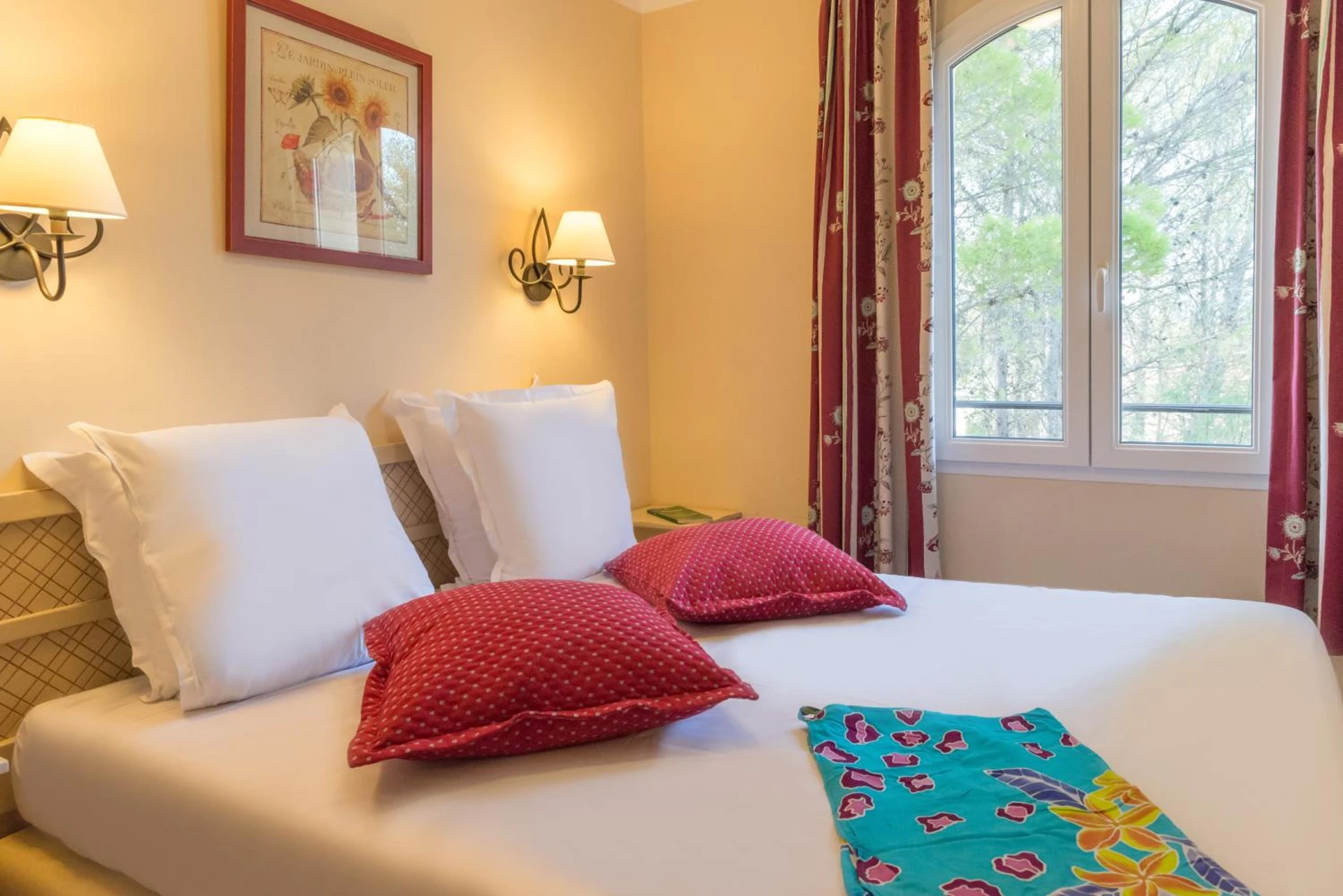 Magnifique chambre pour un séminaire d'entreprise à Village Pierre & Vacances Le Rouret - Grospierres