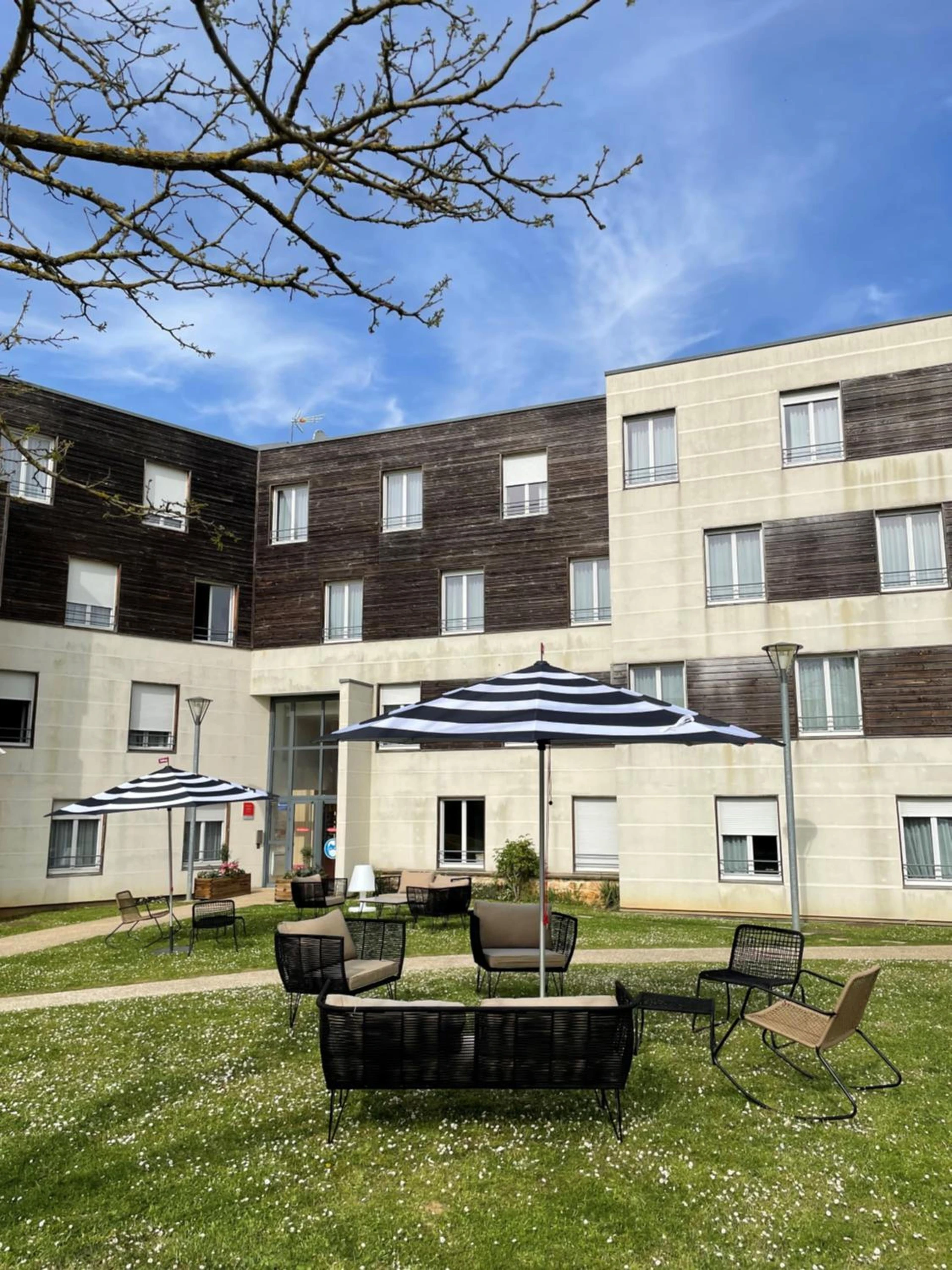 Salle de séminaire à Residhome Bures La Guyonnerie - Organiser un événement professionnel à Bures-sur-Yvette