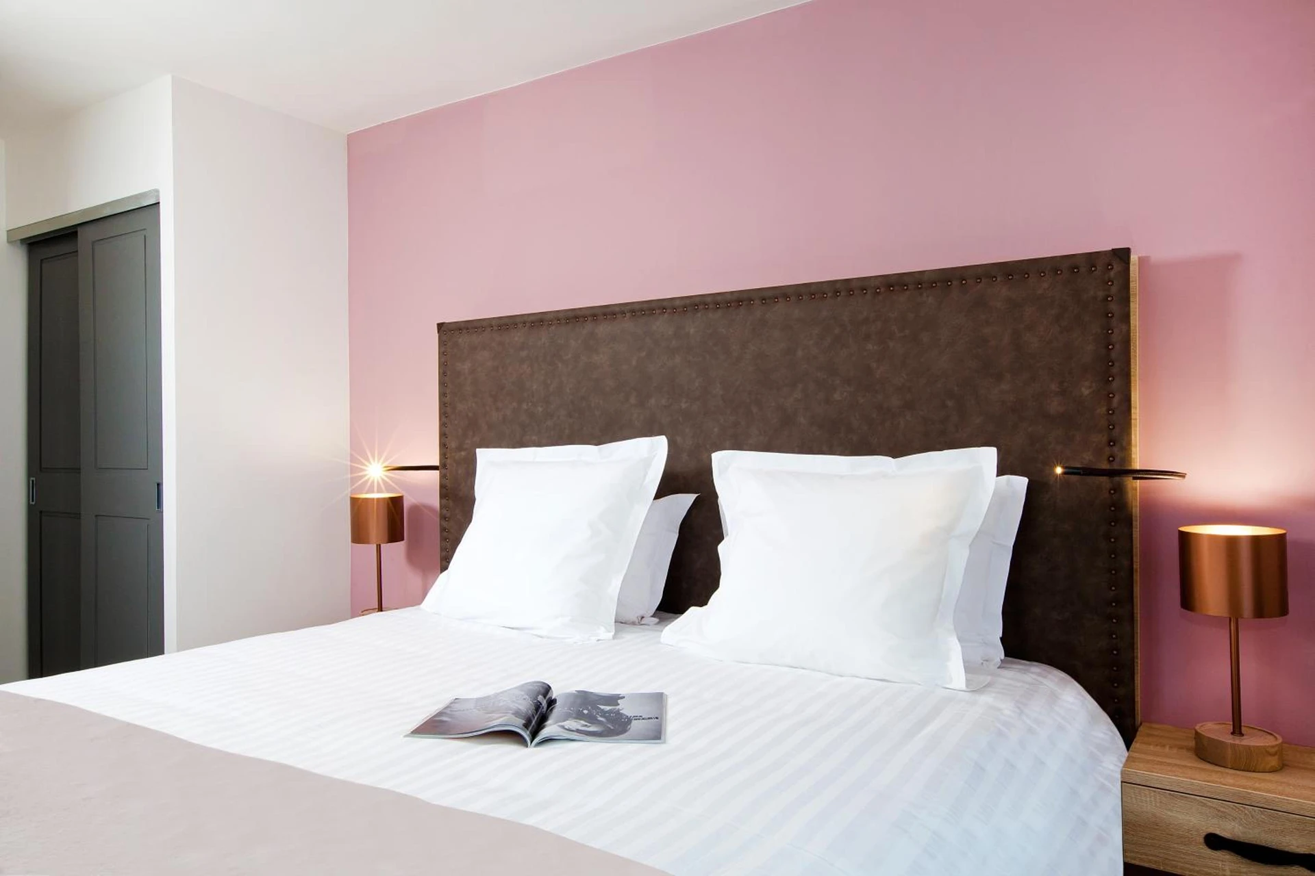 Magnifique chambre pour un séminaire d'entreprise à Residhome Puteaux La défense - Puteaux