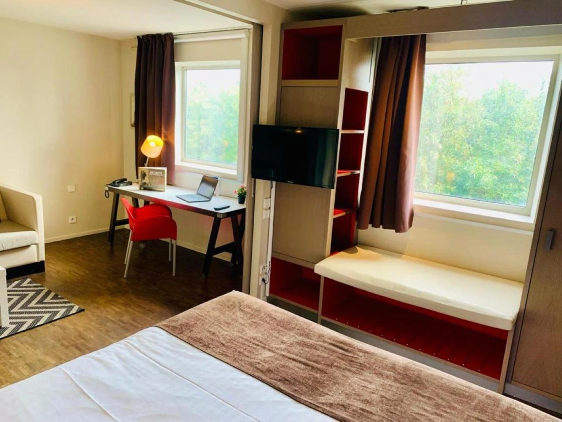 Chambre disponible pour un séminaire d'entreprise à Standing Hotel Suites by Actisource - Roissy-en-France