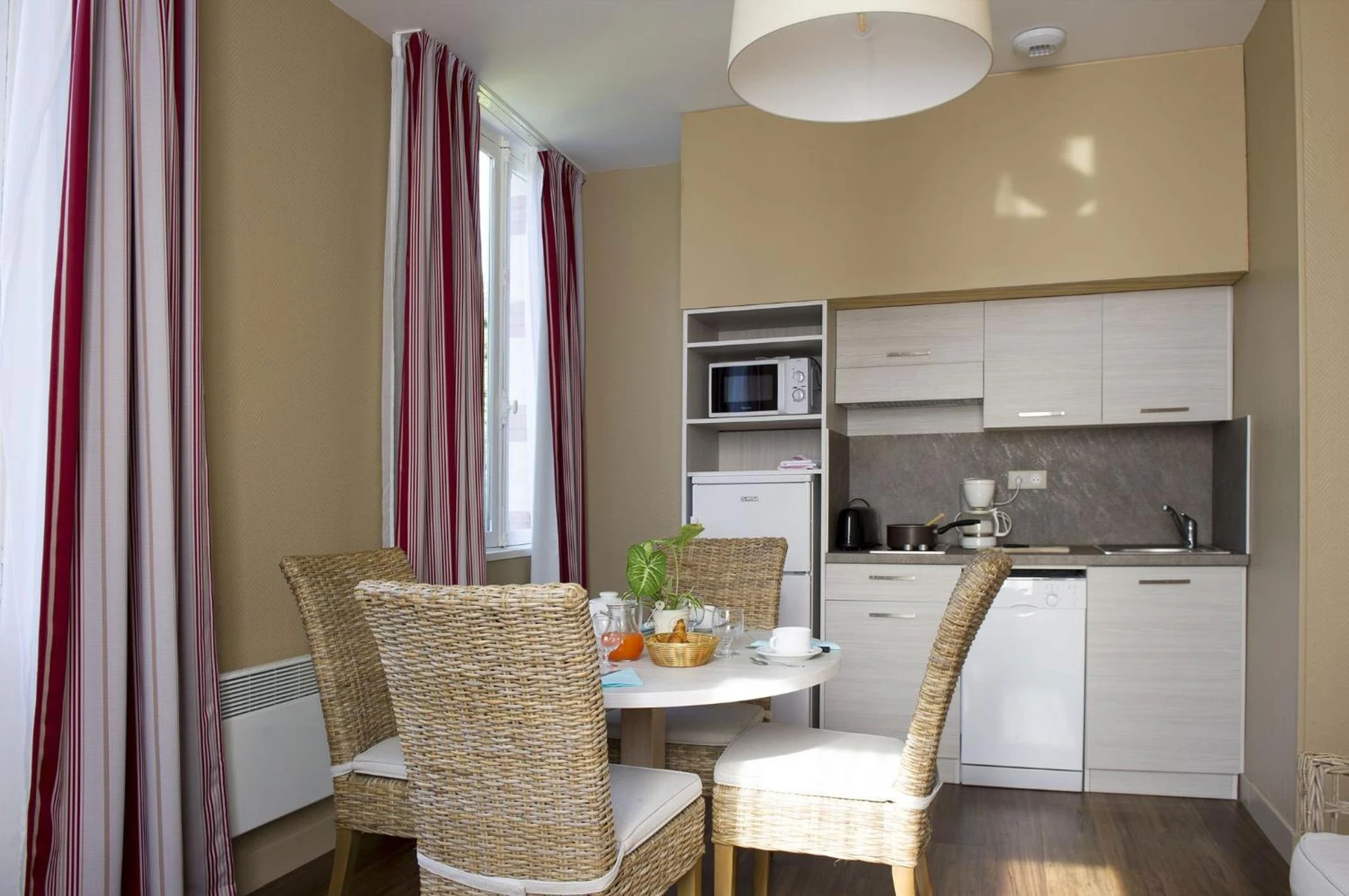 Chambre disponible pour un séminaire d'entreprise à Résidence de Tourisme Vacances Bleues Villa Regina - Arcachon
