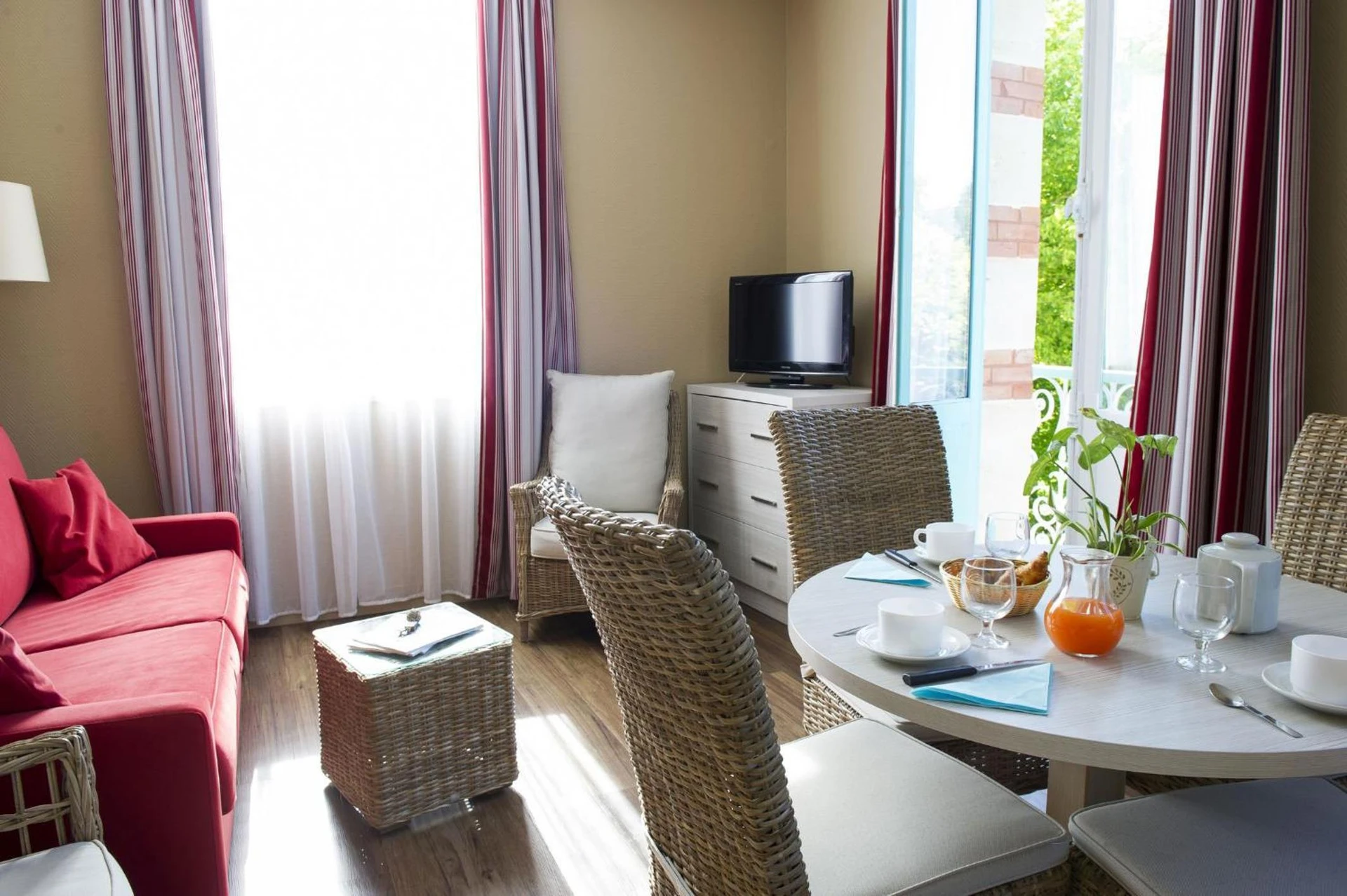 Chambre disponible pour un séminaire d'entreprise à Résidence de Tourisme Vacances Bleues Villa Regina - Arcachon