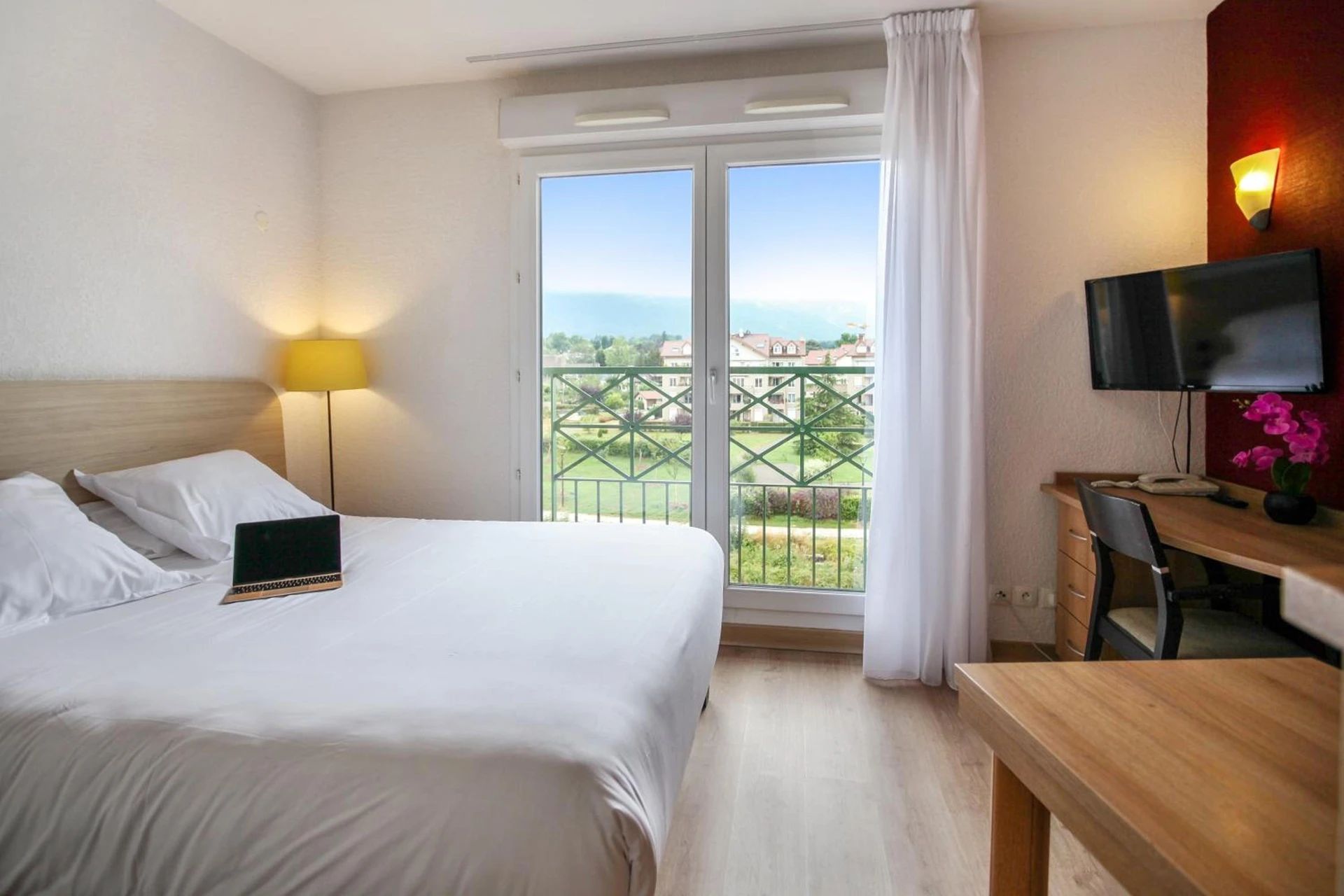 Chambre disponible pour un séminaire d'entreprise à Zenitude Hôtel-Résidences Divonne Confort - Divonne-les-Bains