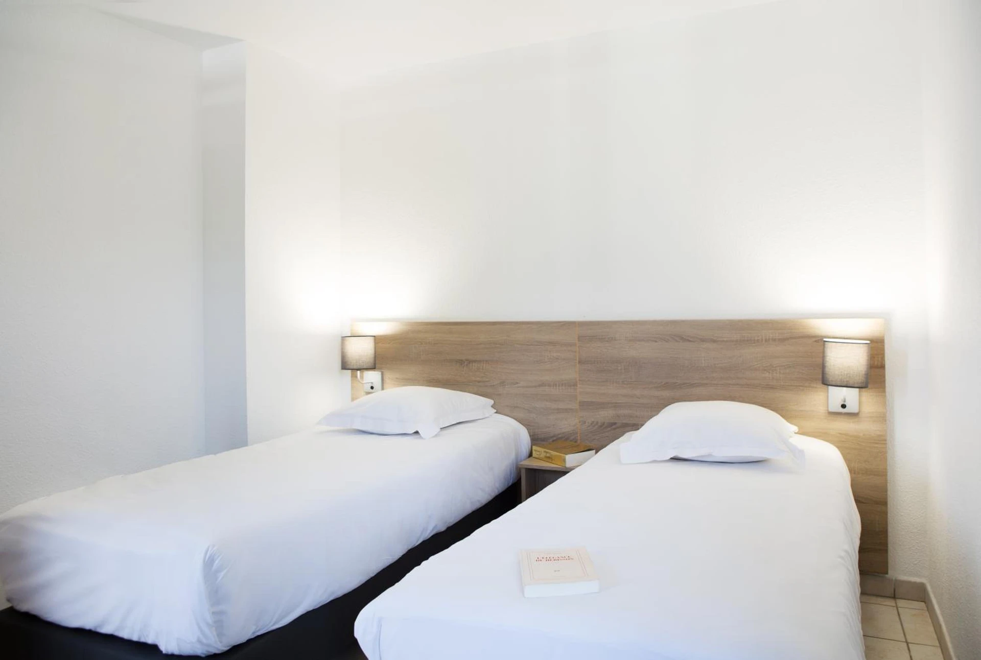 Chambre disponible pour un séminaire d'entreprise à Zenitude Hôtel-Résidences La Versoix - Divonne-les-Bains